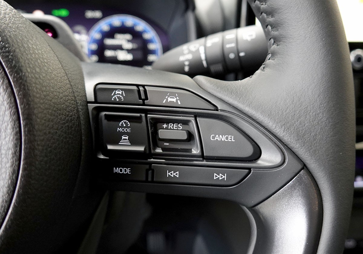 TOYOTA Yaris Cross 1.5 Premium 2WD e-CVT MY 2026-image-12