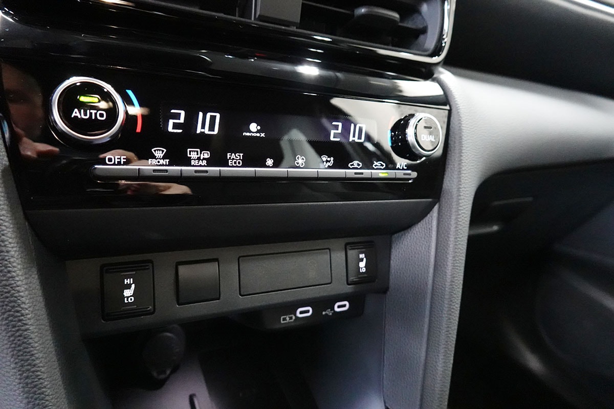 TOYOTA Yaris Cross 1.5 Premium 2WD e-CVT MY 2026-image-9