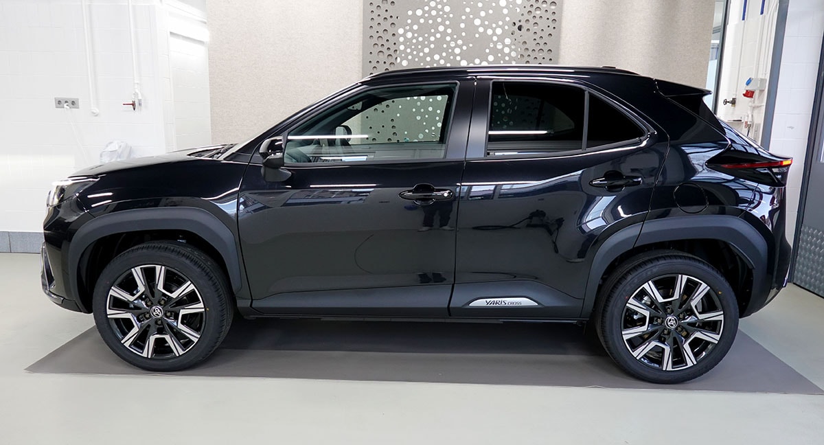 TOYOTA Yaris Cross 1.5 Premium 2WD e-CVT MY 2026-showroom-element-1
