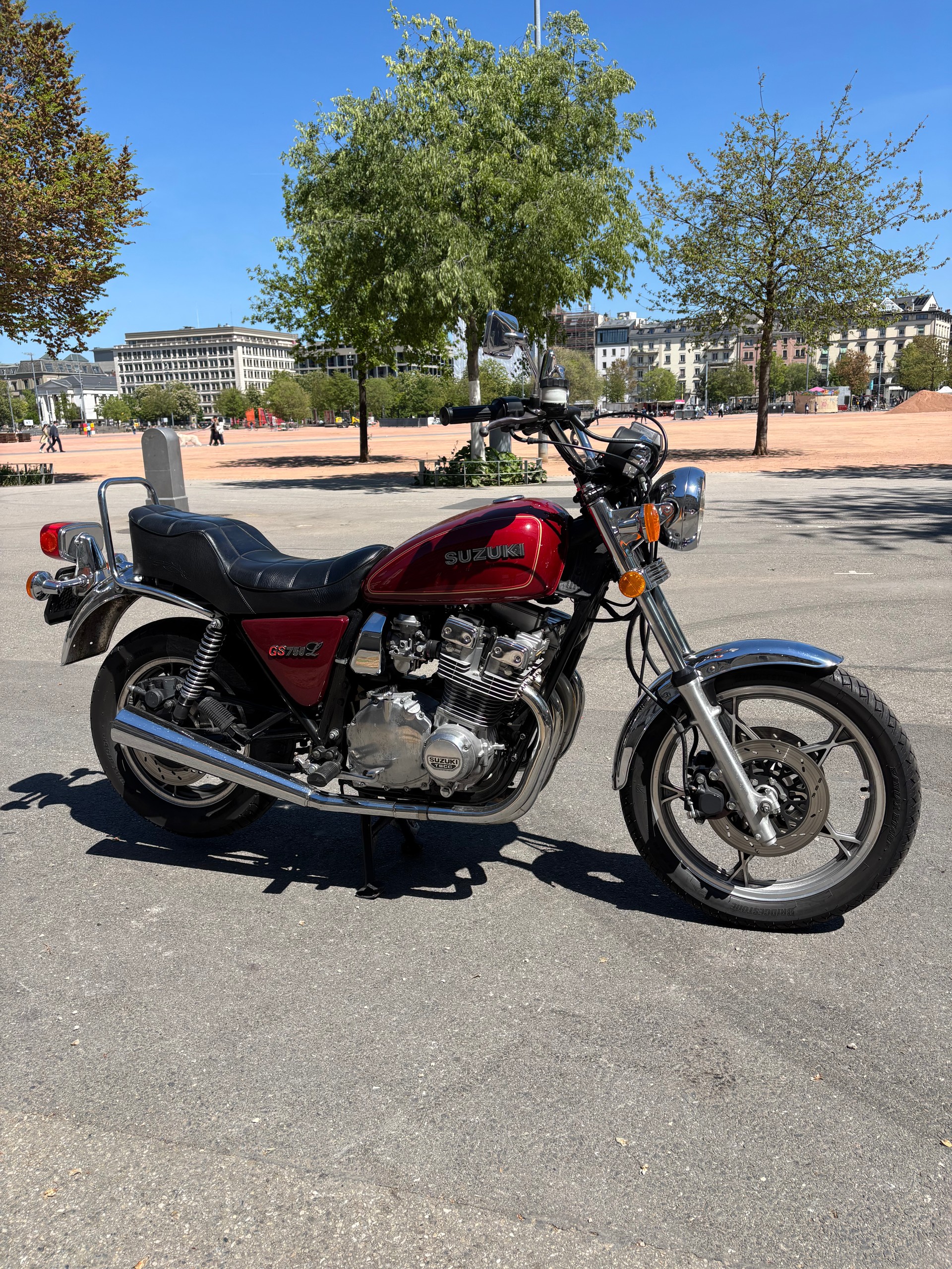 SUZUKI GSX 750-image-3