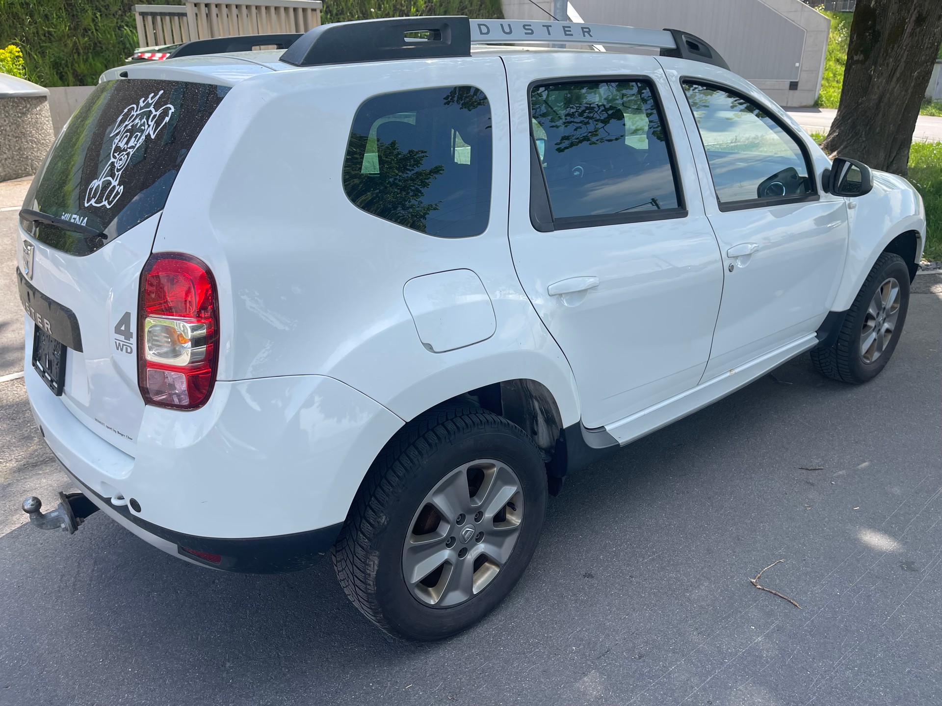 DACIA Duster 1.6 Celebration 4x4-image-6
