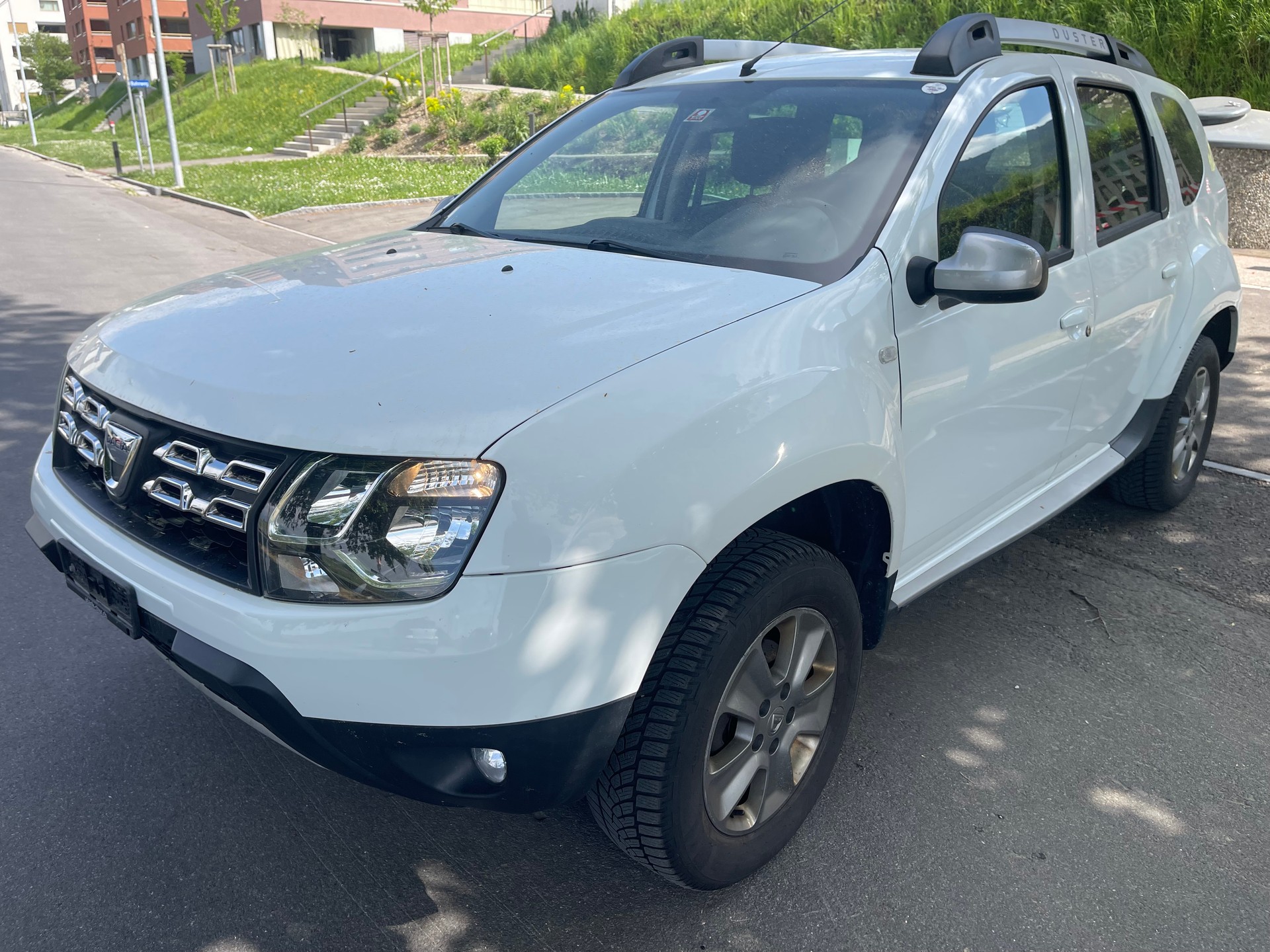 DACIA Duster 1.6 Celebration 4x4-image-8