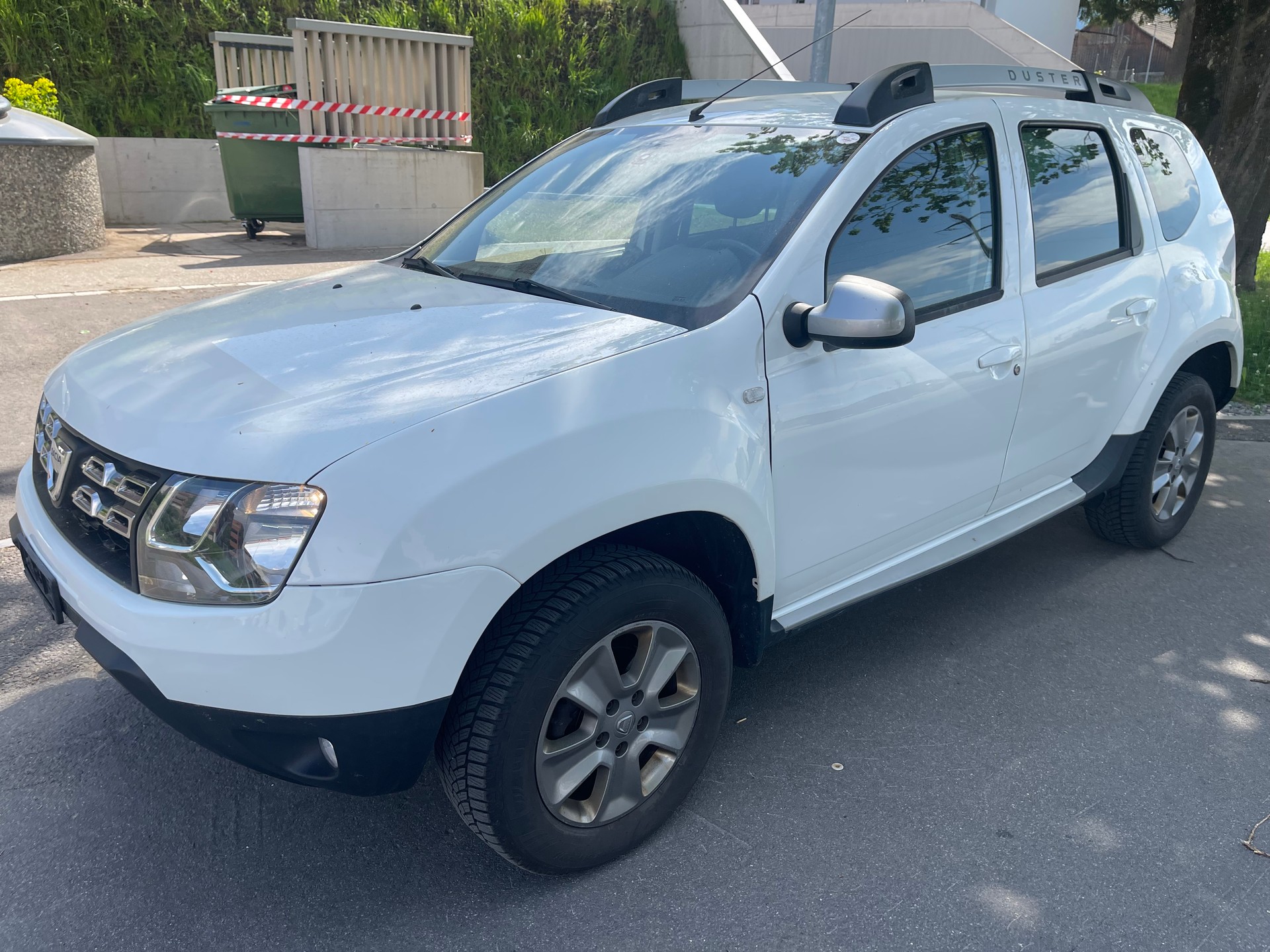 DACIA Duster 1.6 Celebration 4x4-image-4