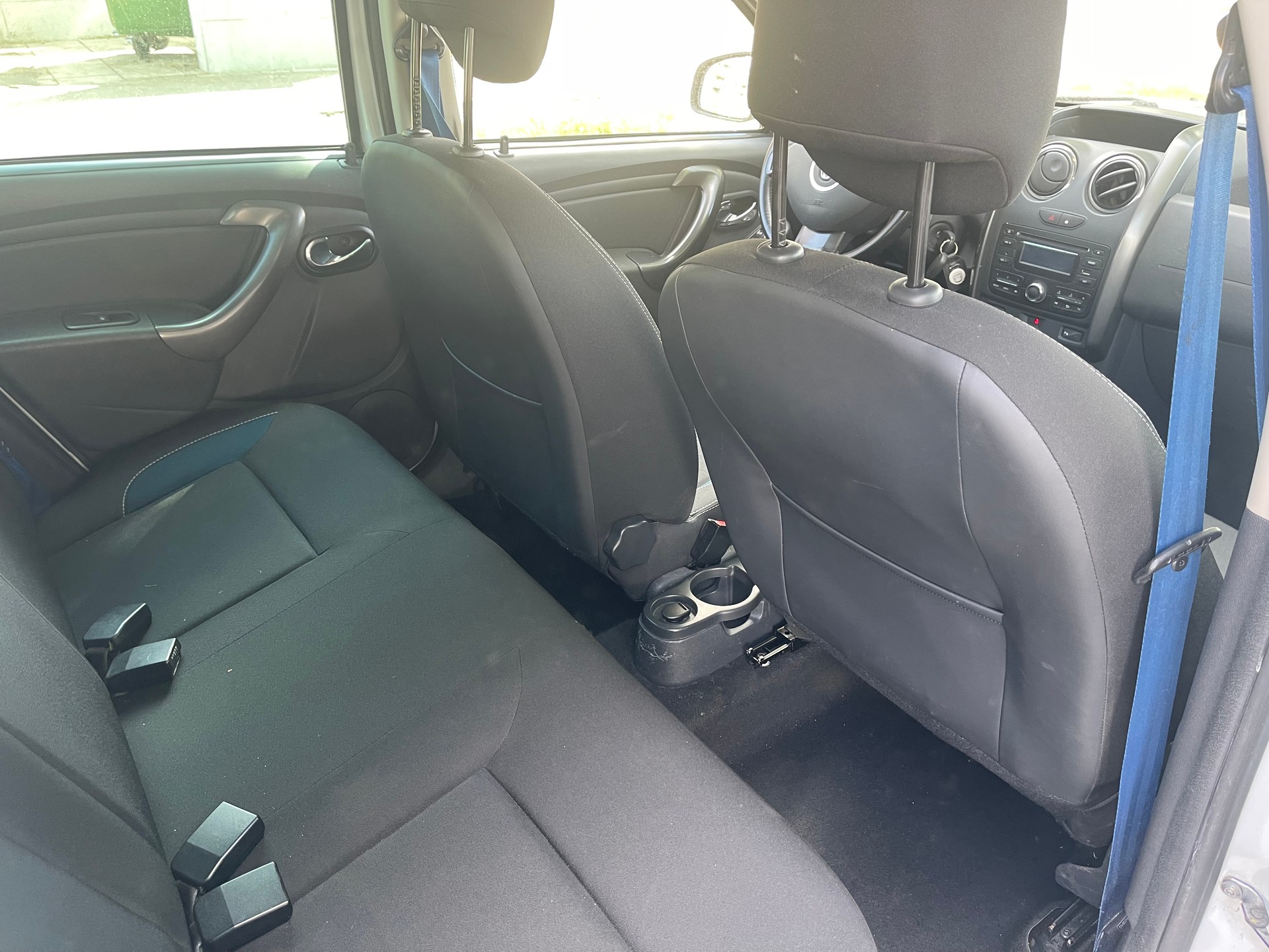 DACIA Duster 1.6 Celebration 4x4-image-11