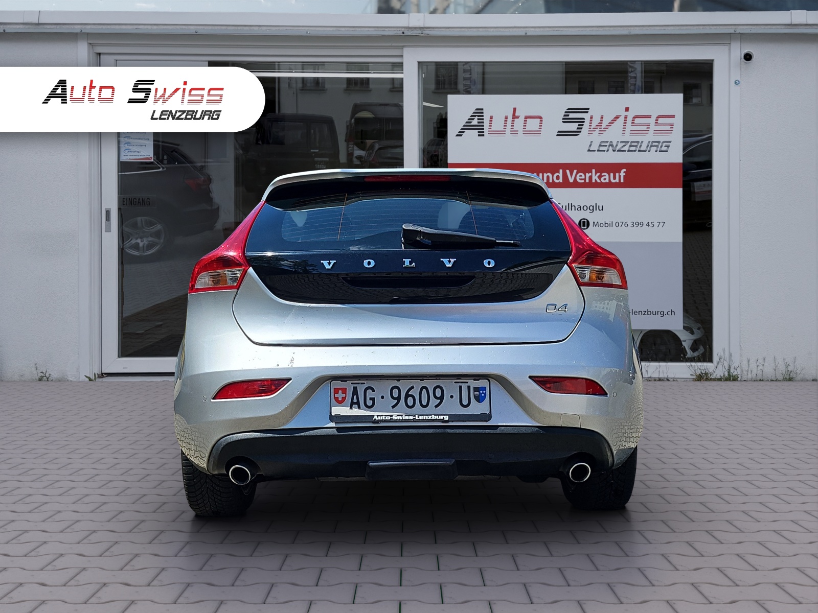 VOLVO V40 D4 Momentum Geartronic-image-5