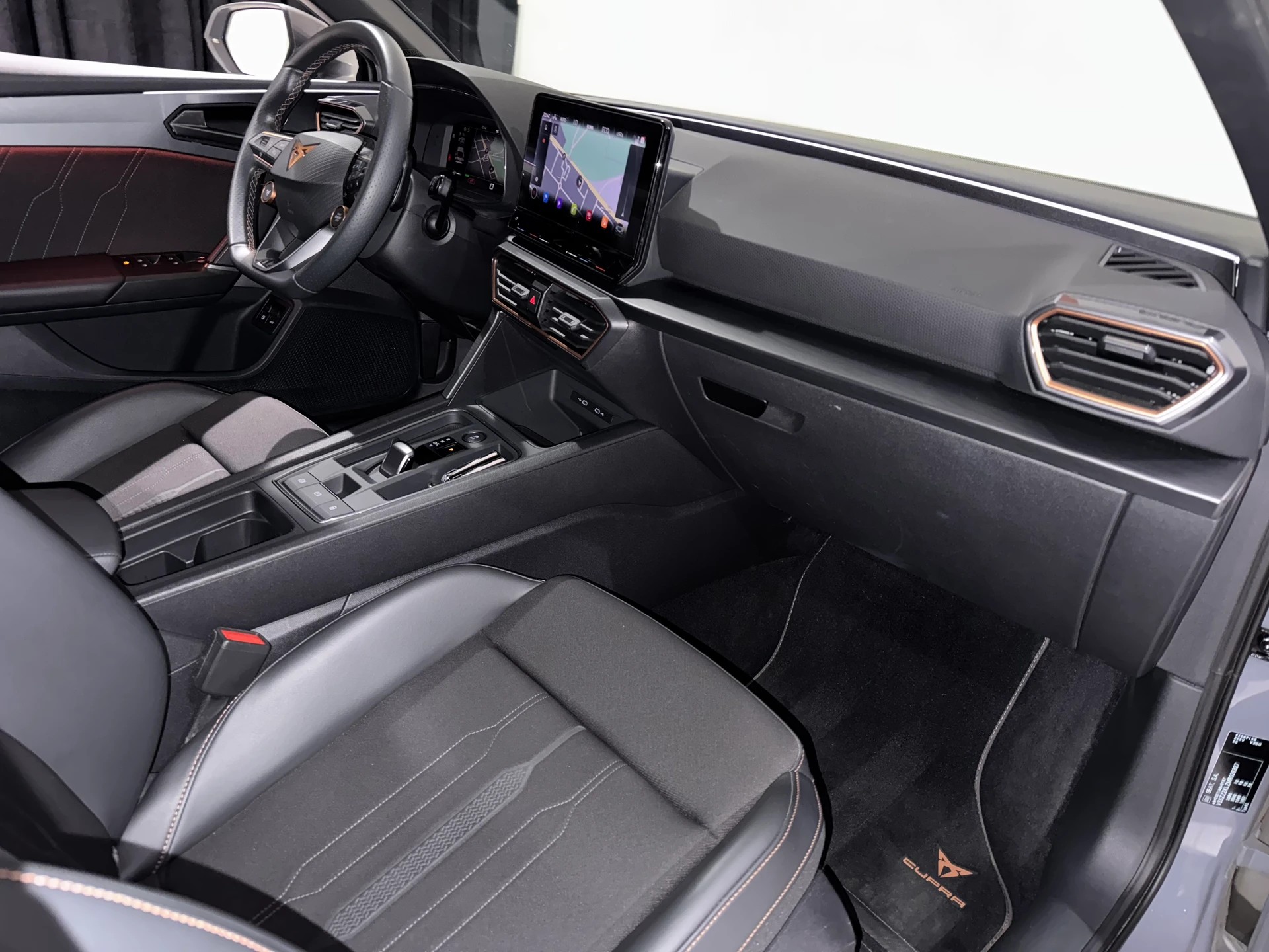 CUPRA LEON ST 1.4 e-HYBRID pHEV DSG-image-9