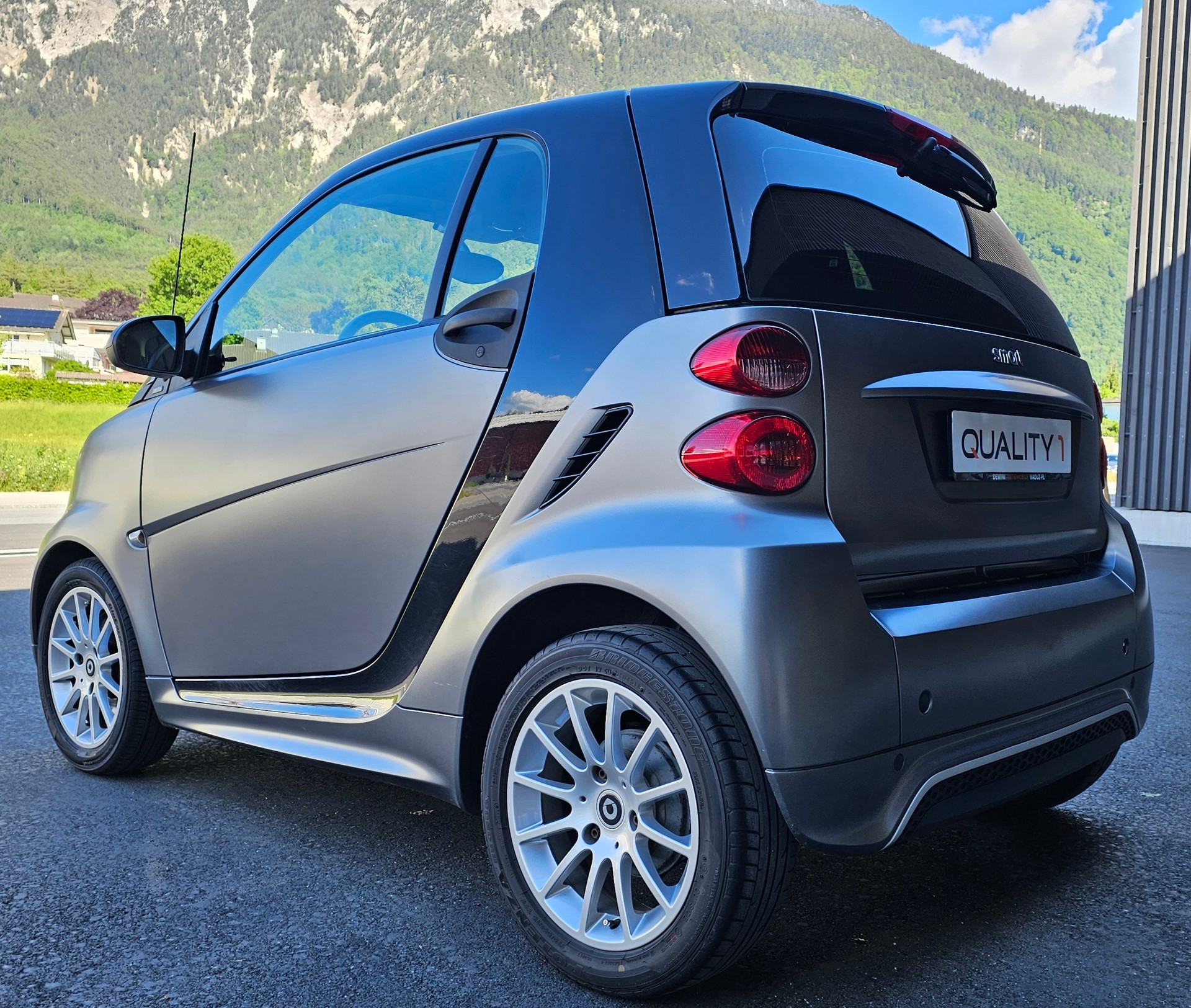 SMART fortwo pearlgrey softouch-image-2