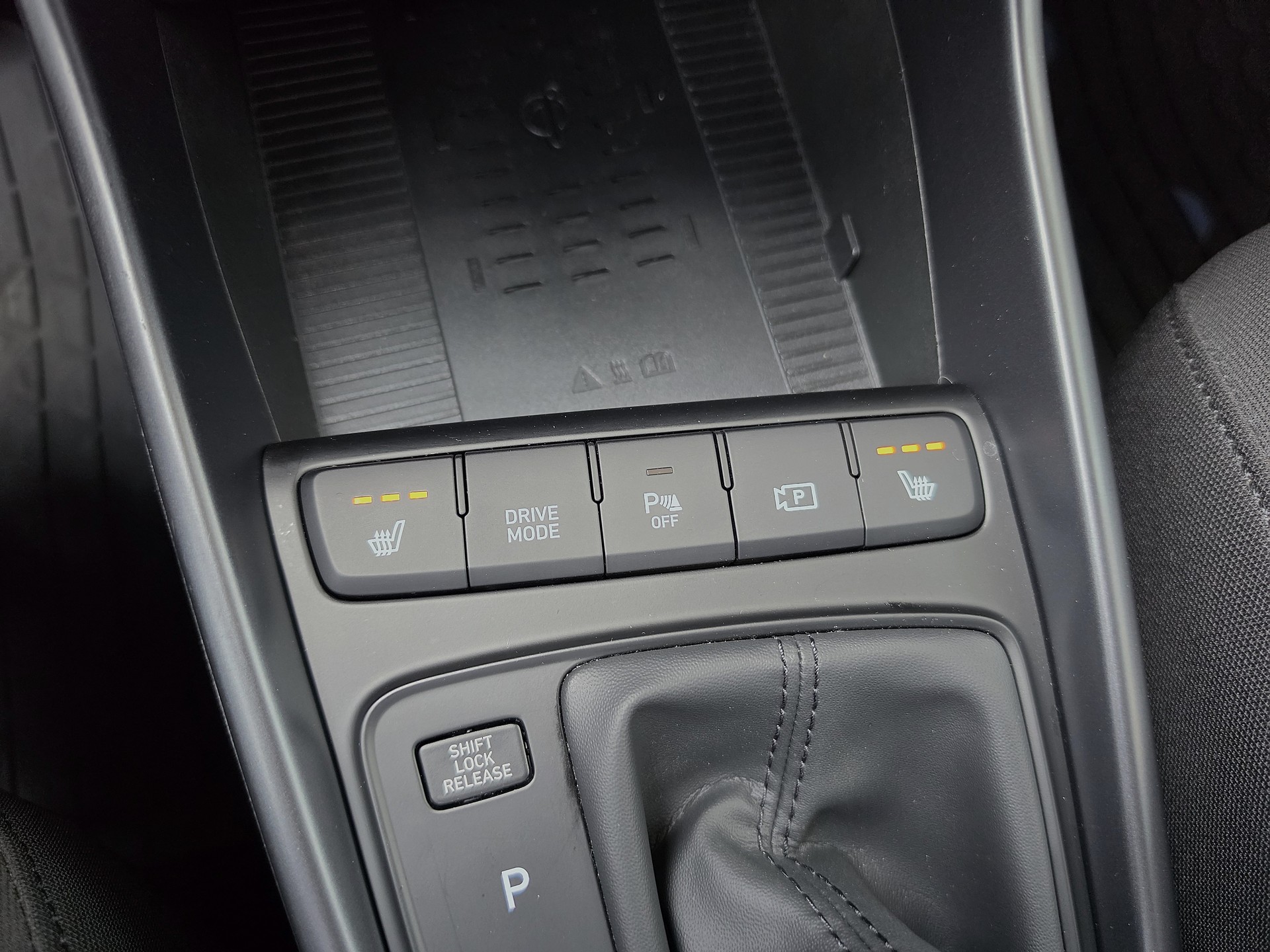 HYUNDAI i20 1.0 T-GDi Amplia DCT-image-14
