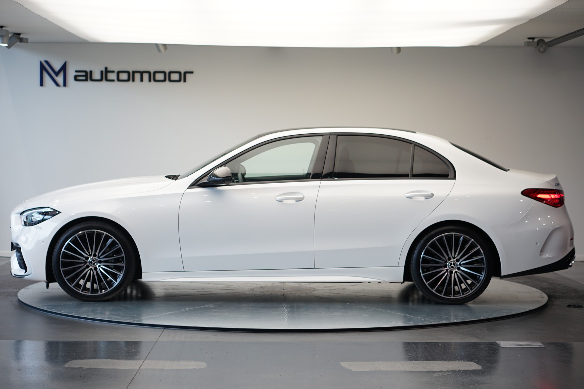 MERCEDES-BENZ C 200 4Matic AMG Line *CH-Fahrzeug*-image-7