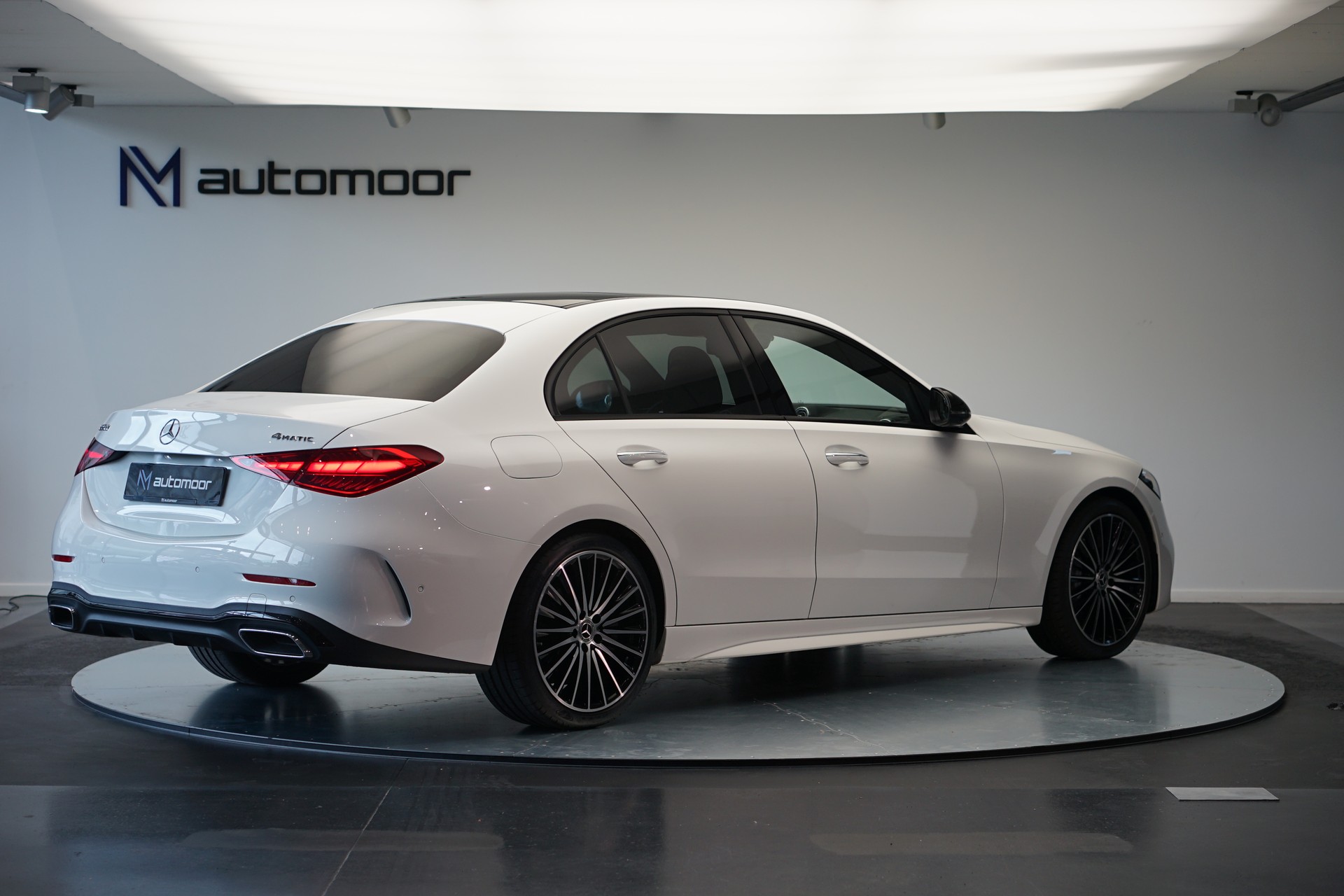 MERCEDES-BENZ C 200 4Matic AMG Line *CH-Fahrzeug*-image-4