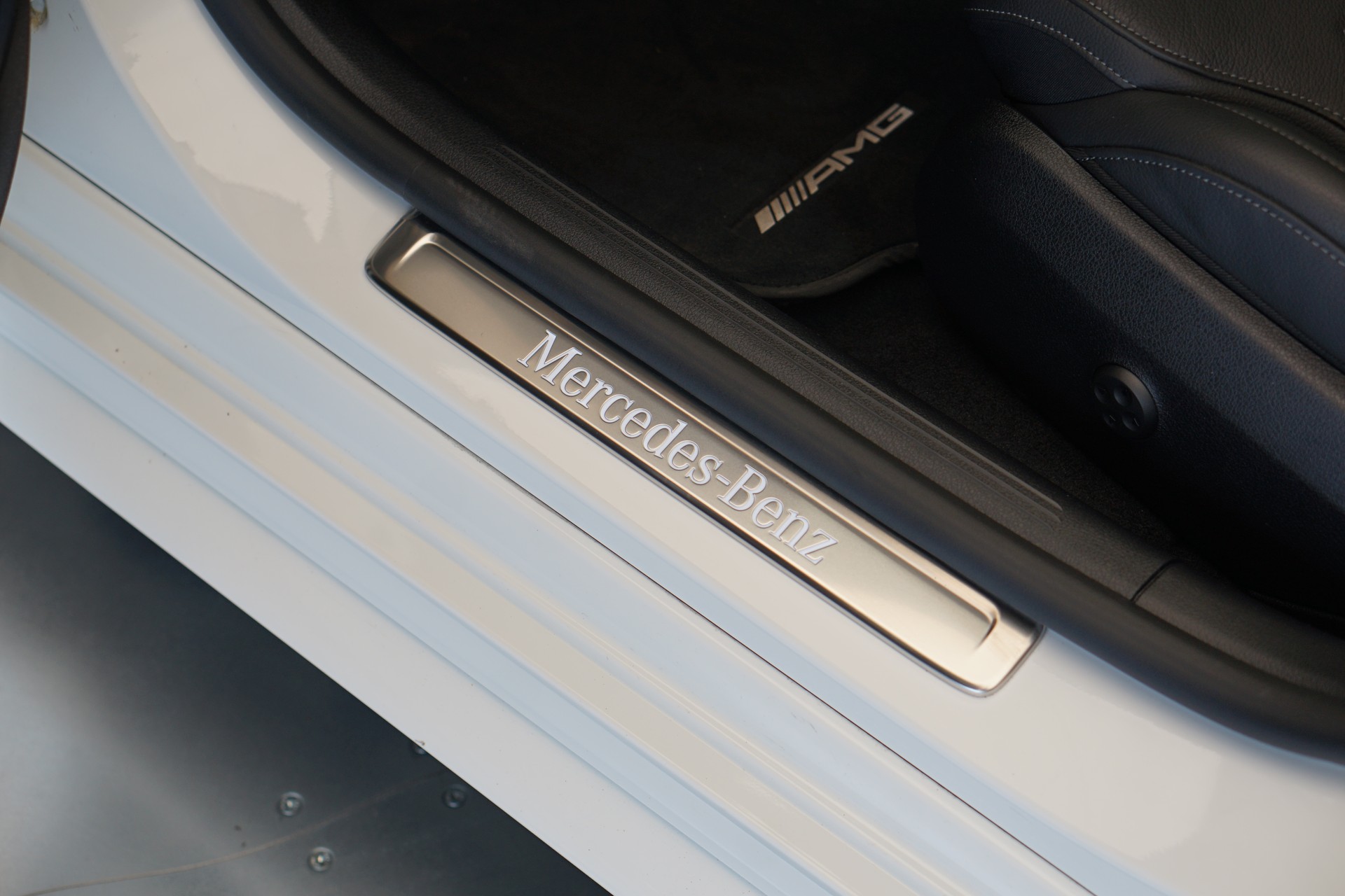 MERCEDES-BENZ C 200 4Matic AMG Line *CH-Fahrzeug*-image-42