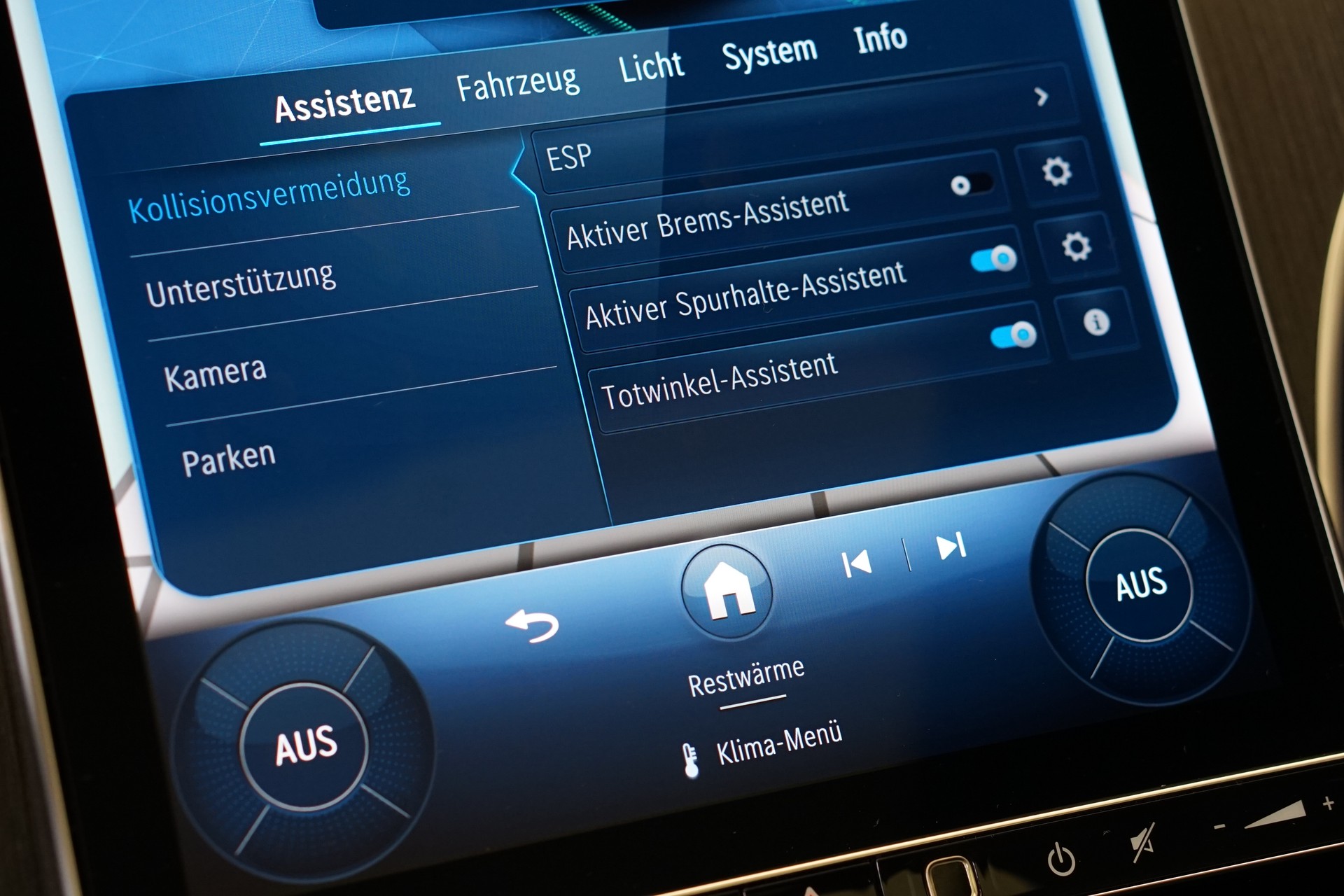 MERCEDES-BENZ C 200 4Matic AMG Line *CH-Fahrzeug*-image-25