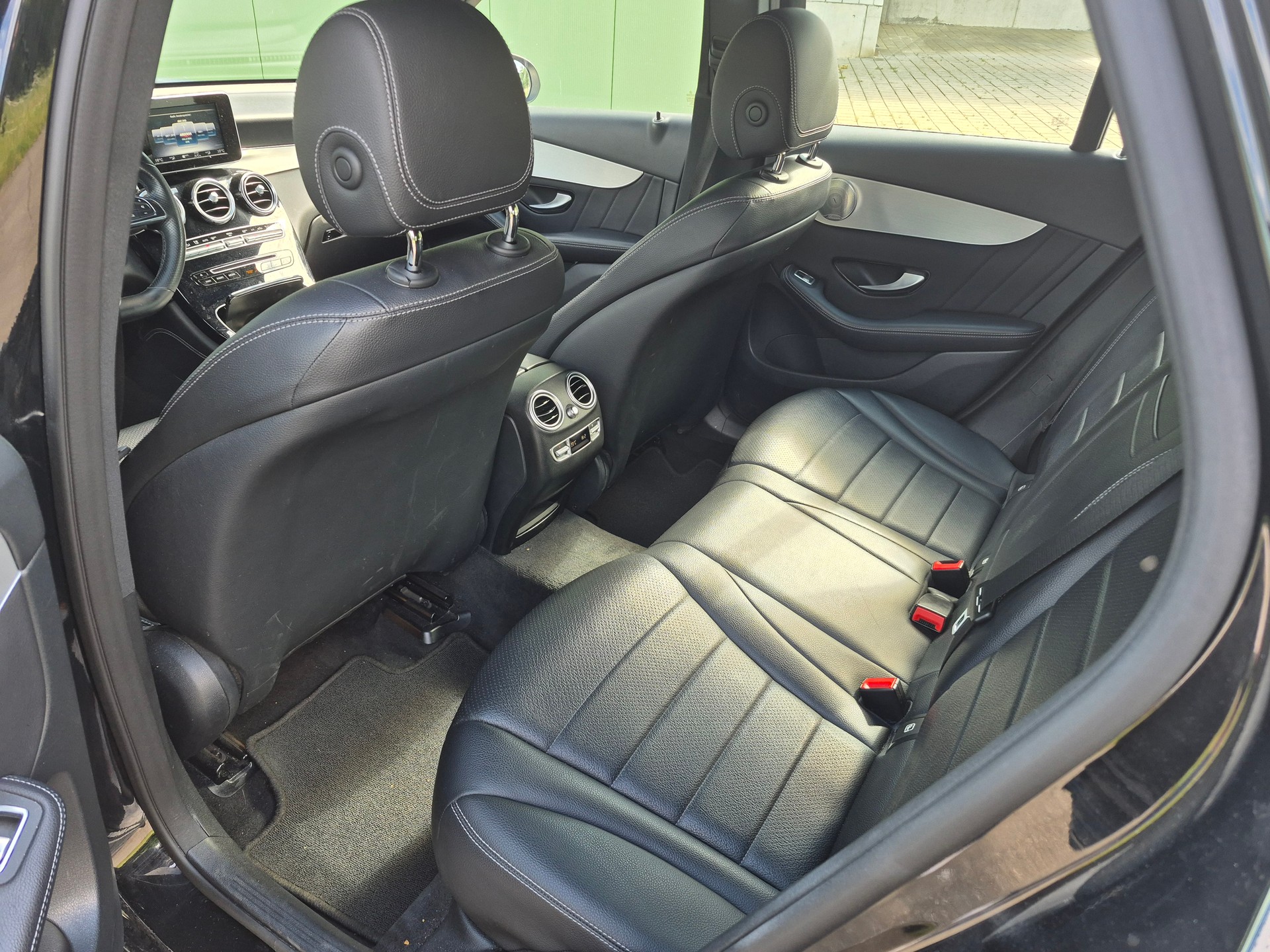 MERCEDES-BENZ GLC 250 d AMG Line 4Matic 9G-Tronic-image-9