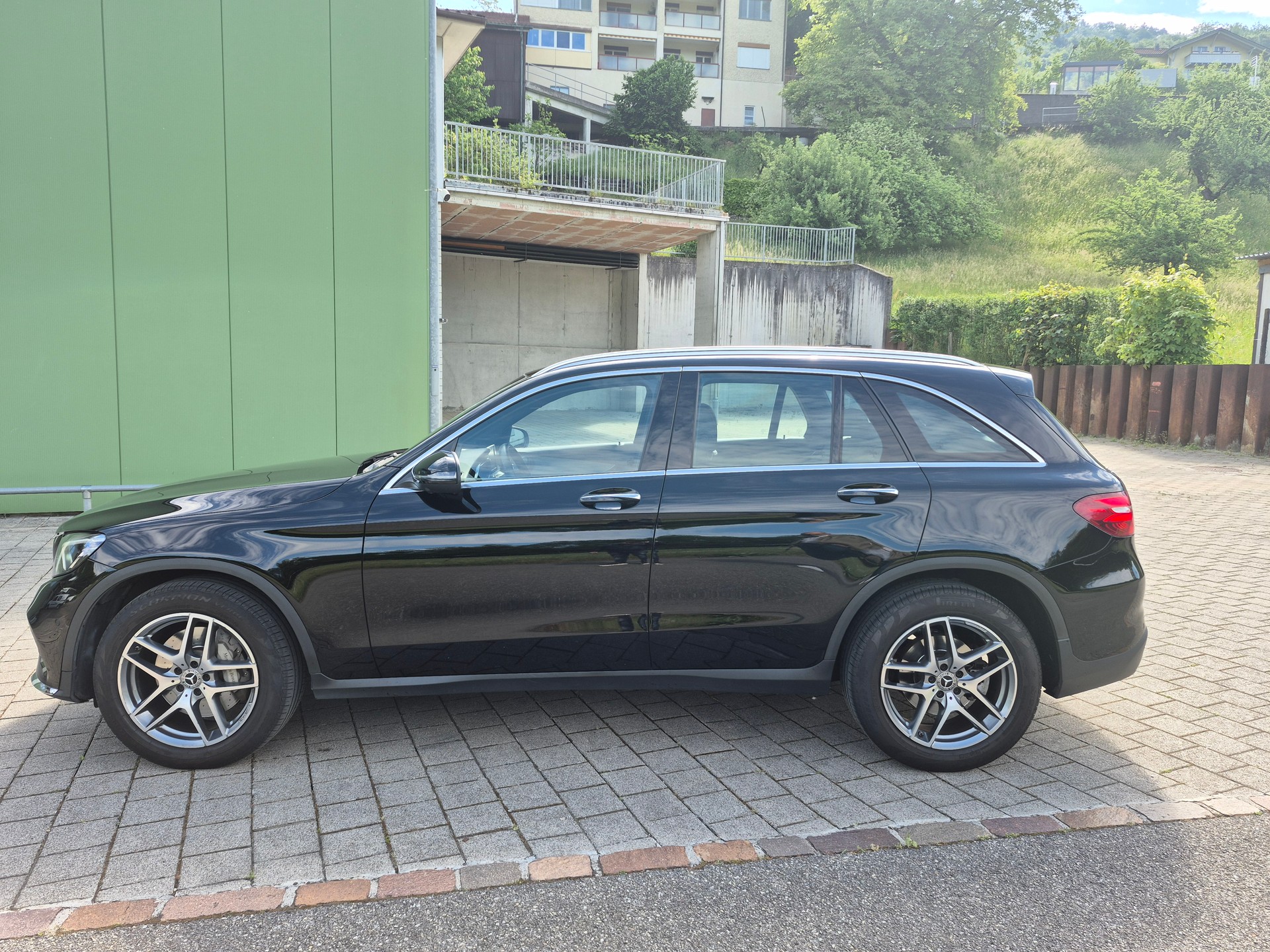 MERCEDES-BENZ GLC 250 d AMG Line 4Matic 9G-Tronic-image-6