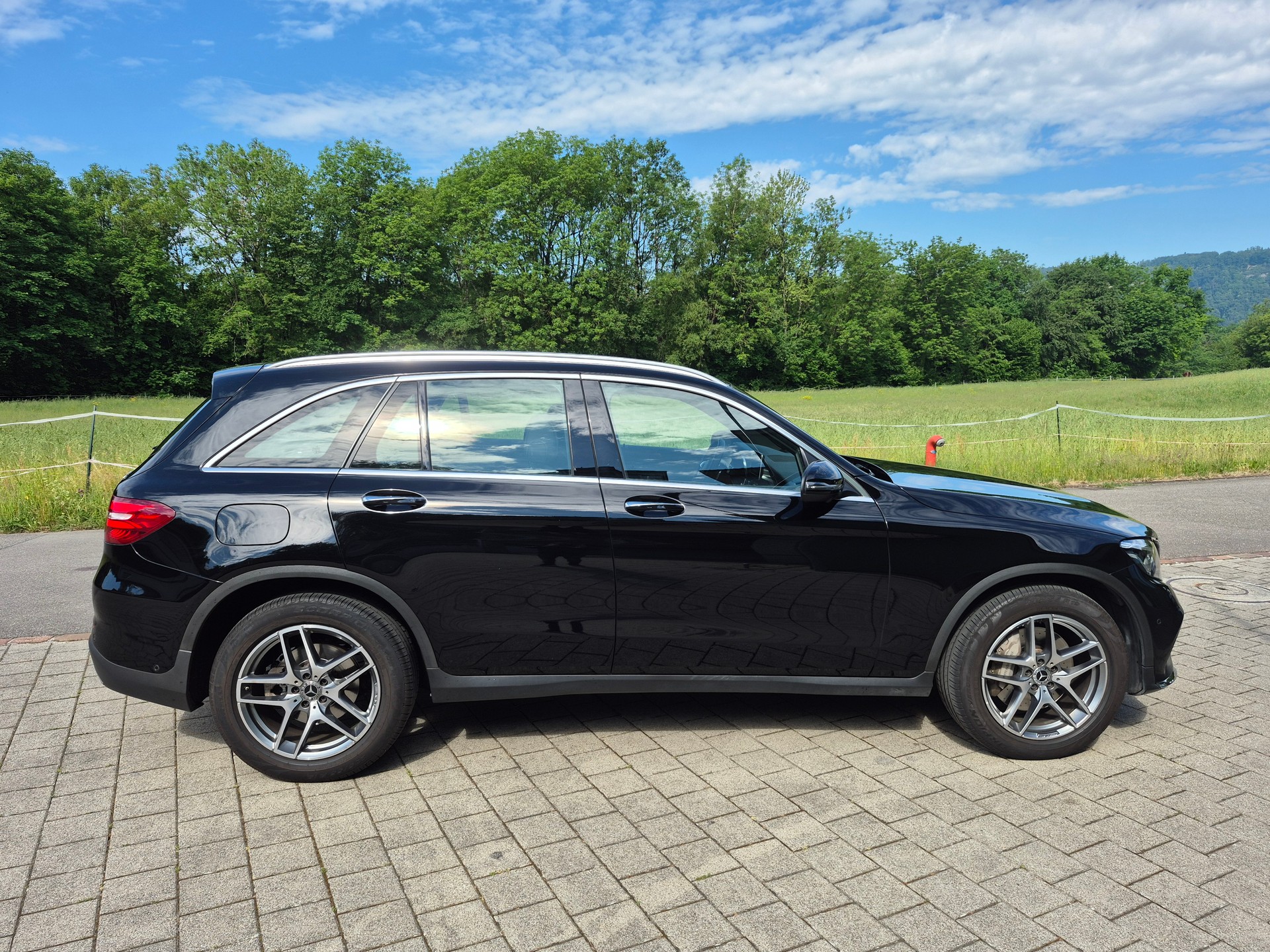 MERCEDES-BENZ GLC 250 d AMG Line 4Matic 9G-Tronic-image-5