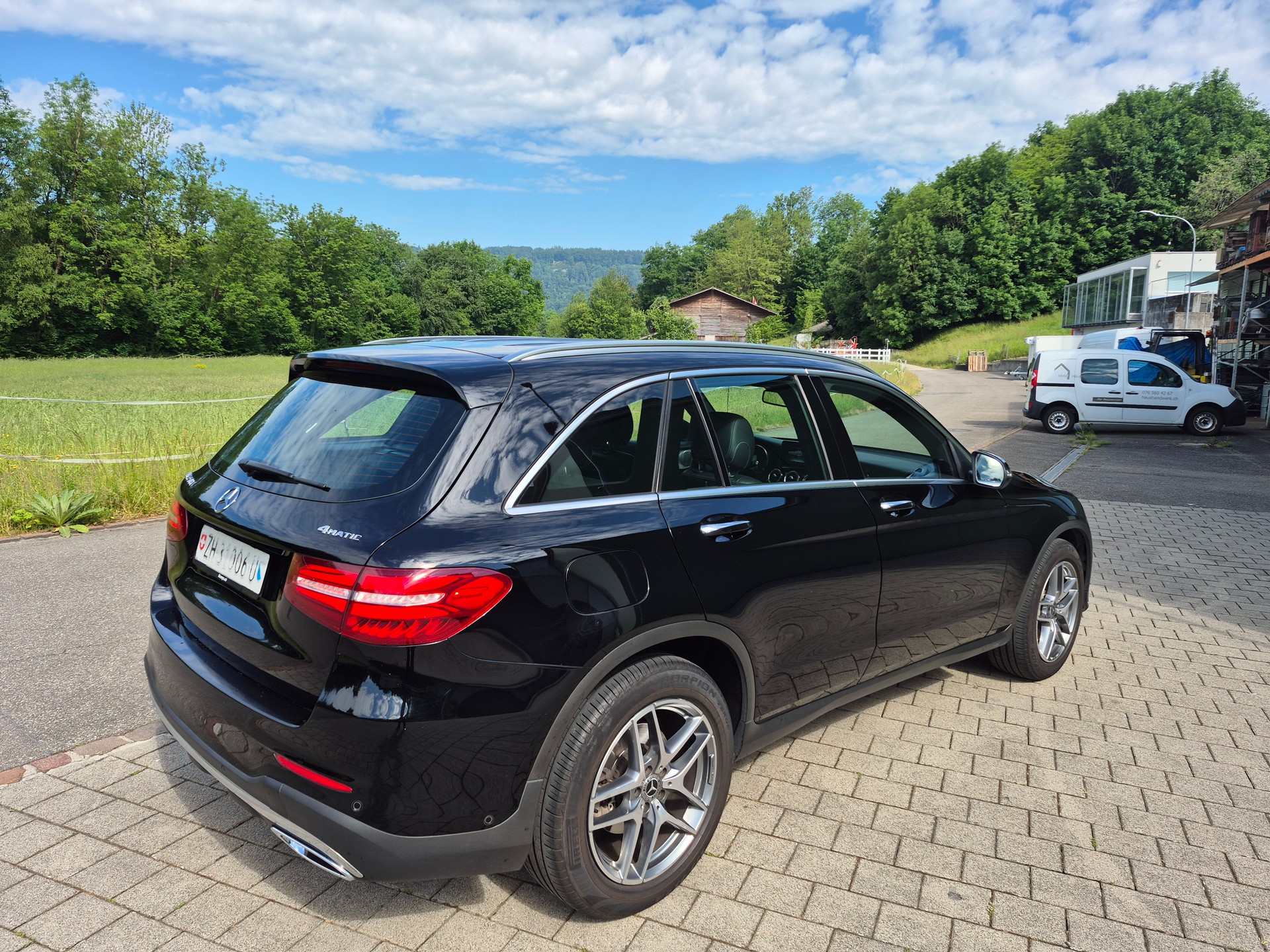 MERCEDES-BENZ GLC 250 d AMG Line 4Matic 9G-Tronic-image-3
