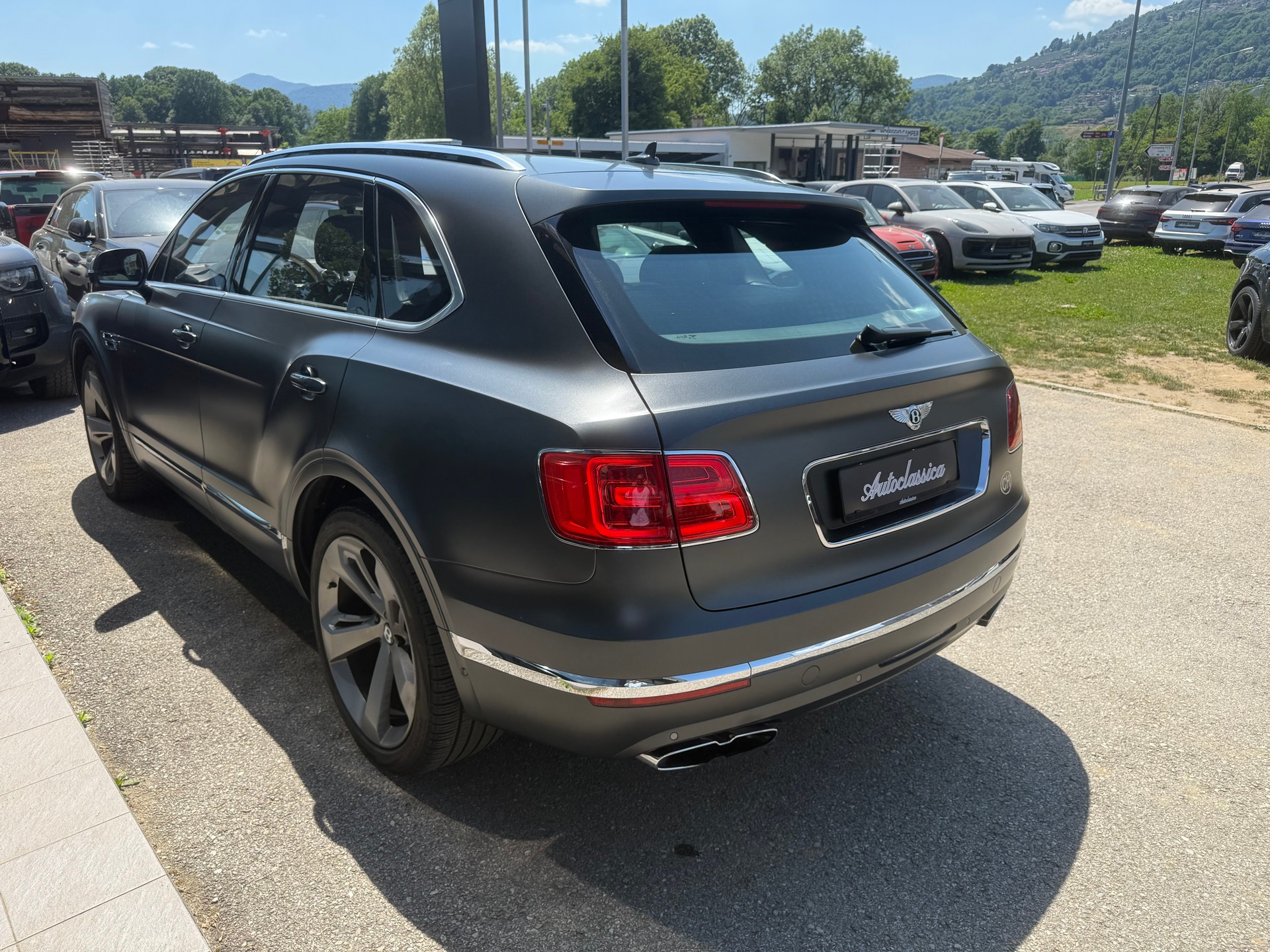 BENTLEY Bentayga V8-image-6