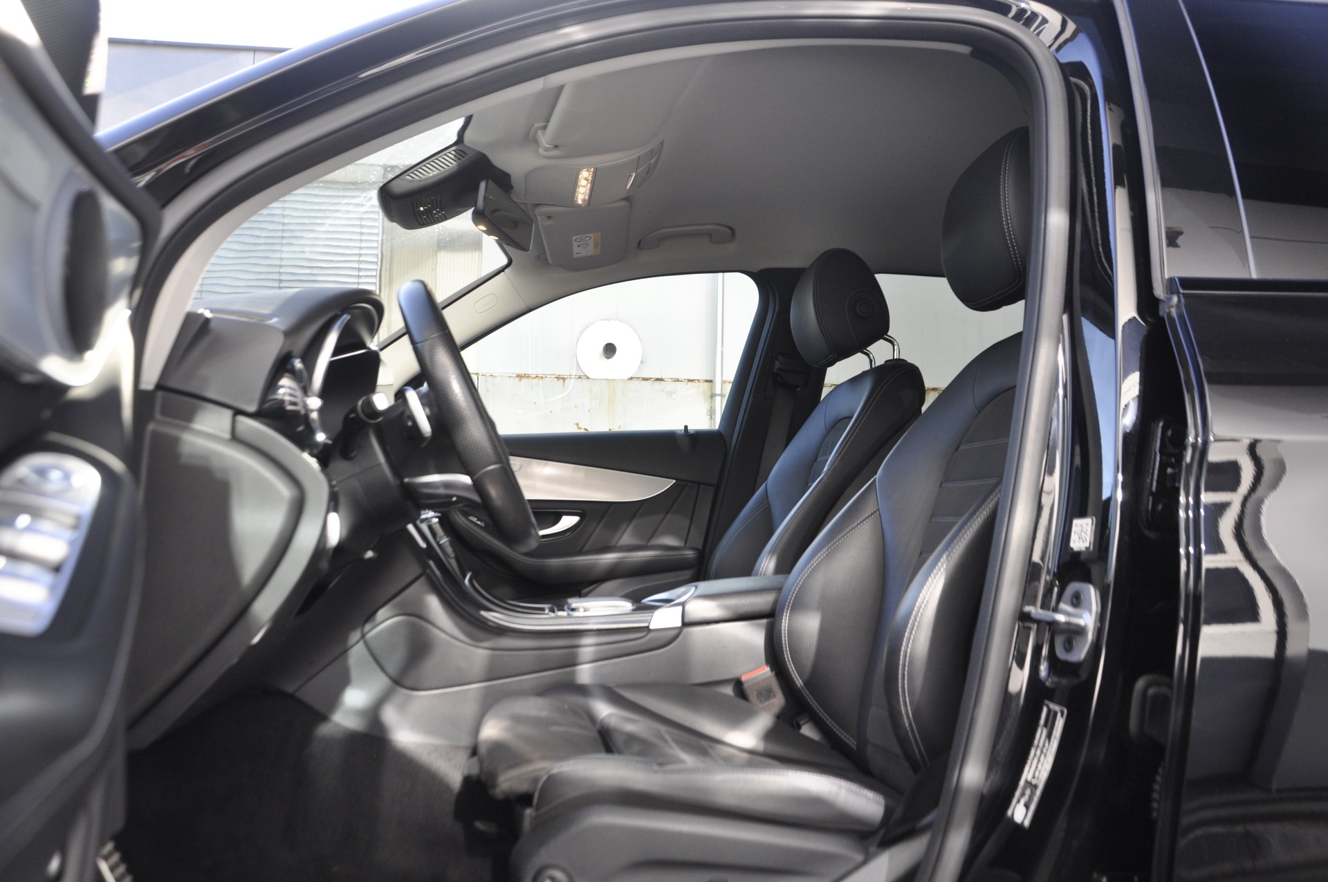 MERCEDES-BENZ GLC 300 e AMG Line 4Matic 9G-Tronic I Anhängerkupplung-image-5