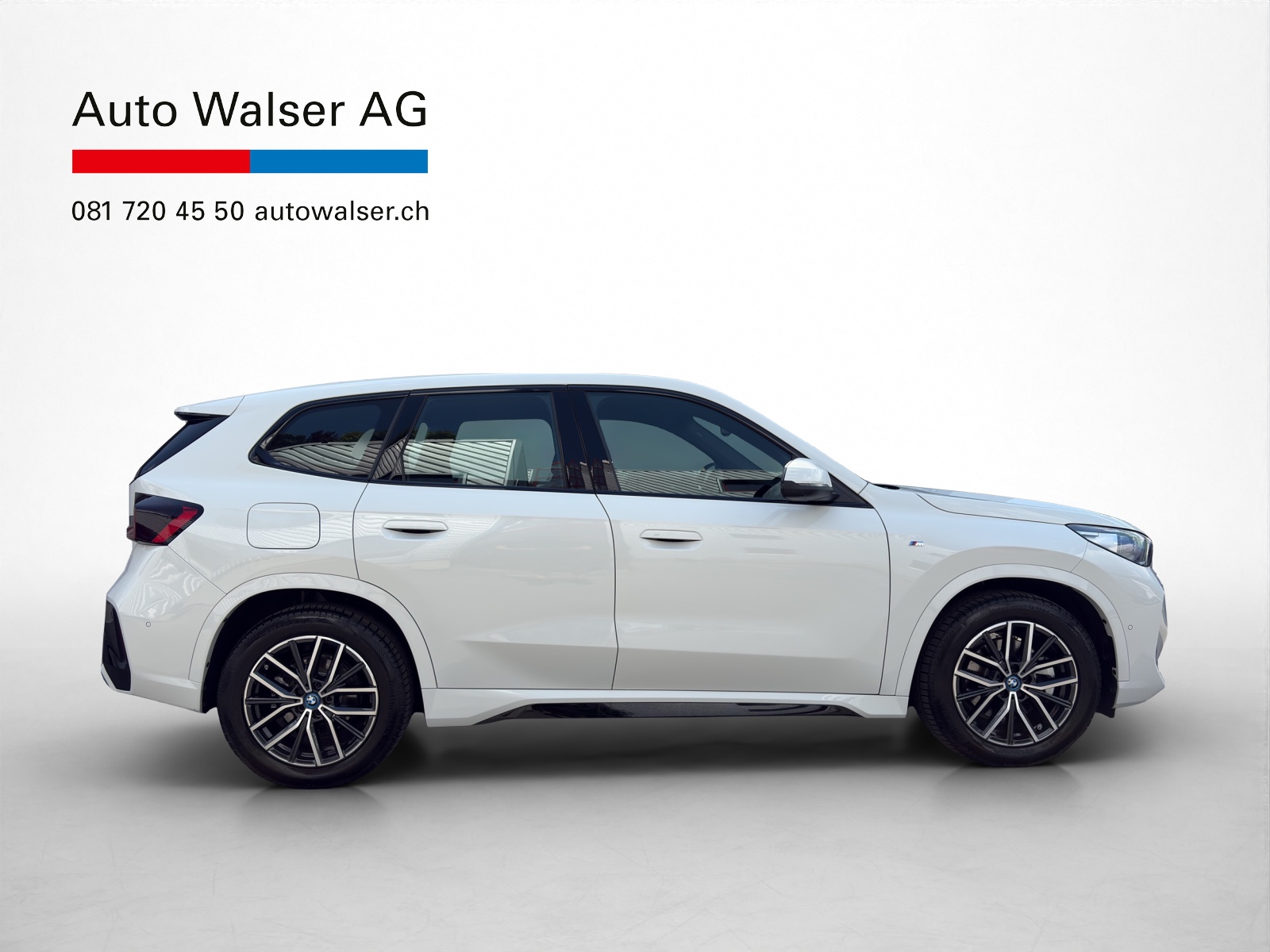 BMW iX1 30 xDrive-image-5