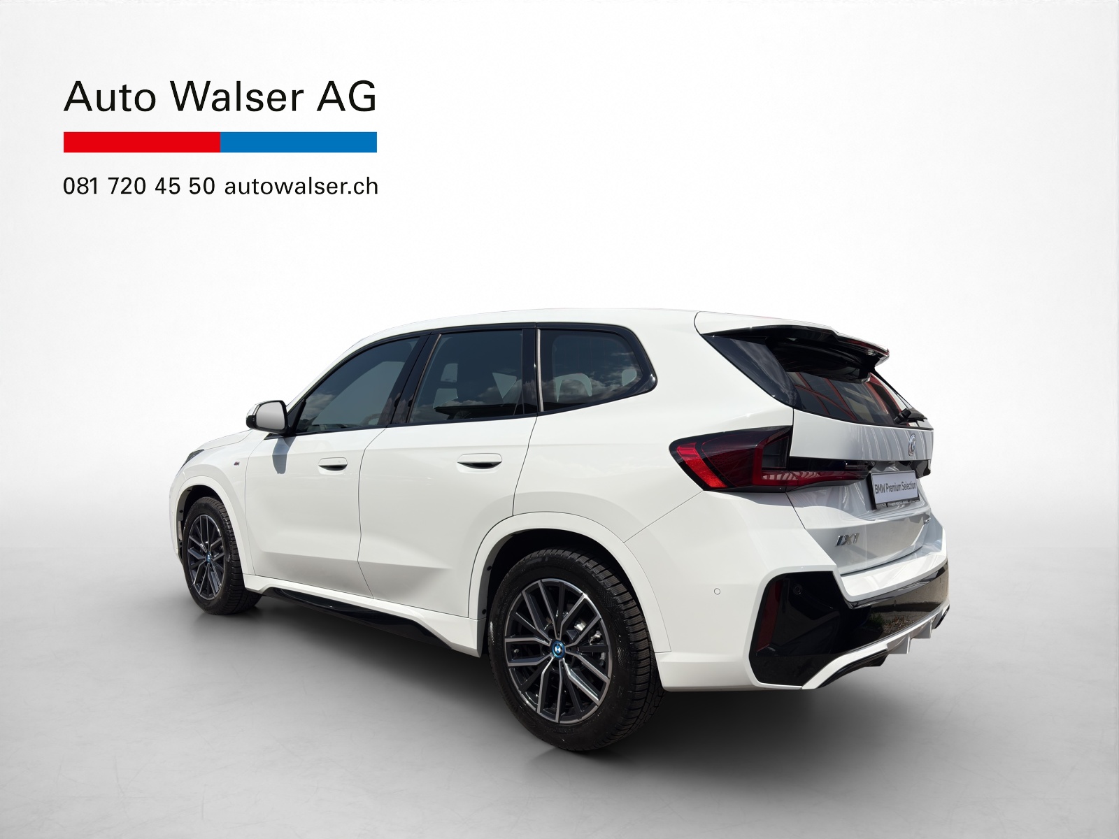 BMW iX1 30 xDrive-showroom-element-2