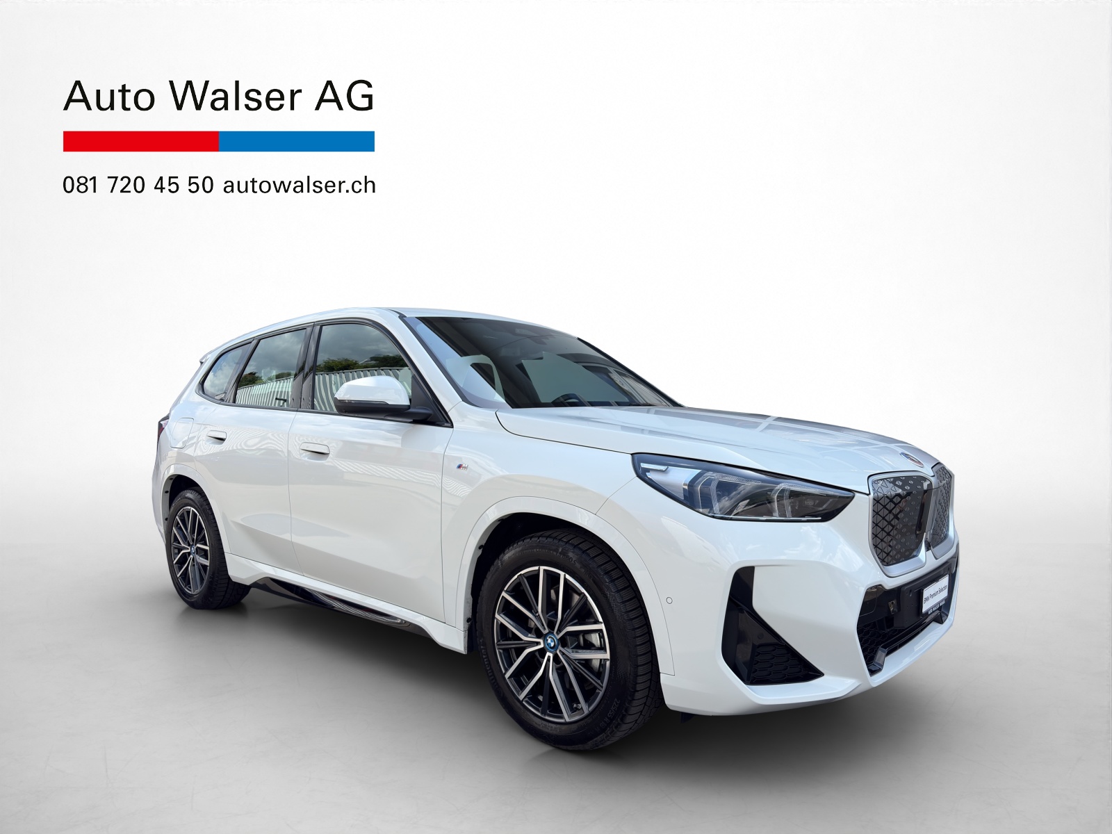 BMW iX1 30 xDrive-image-6
