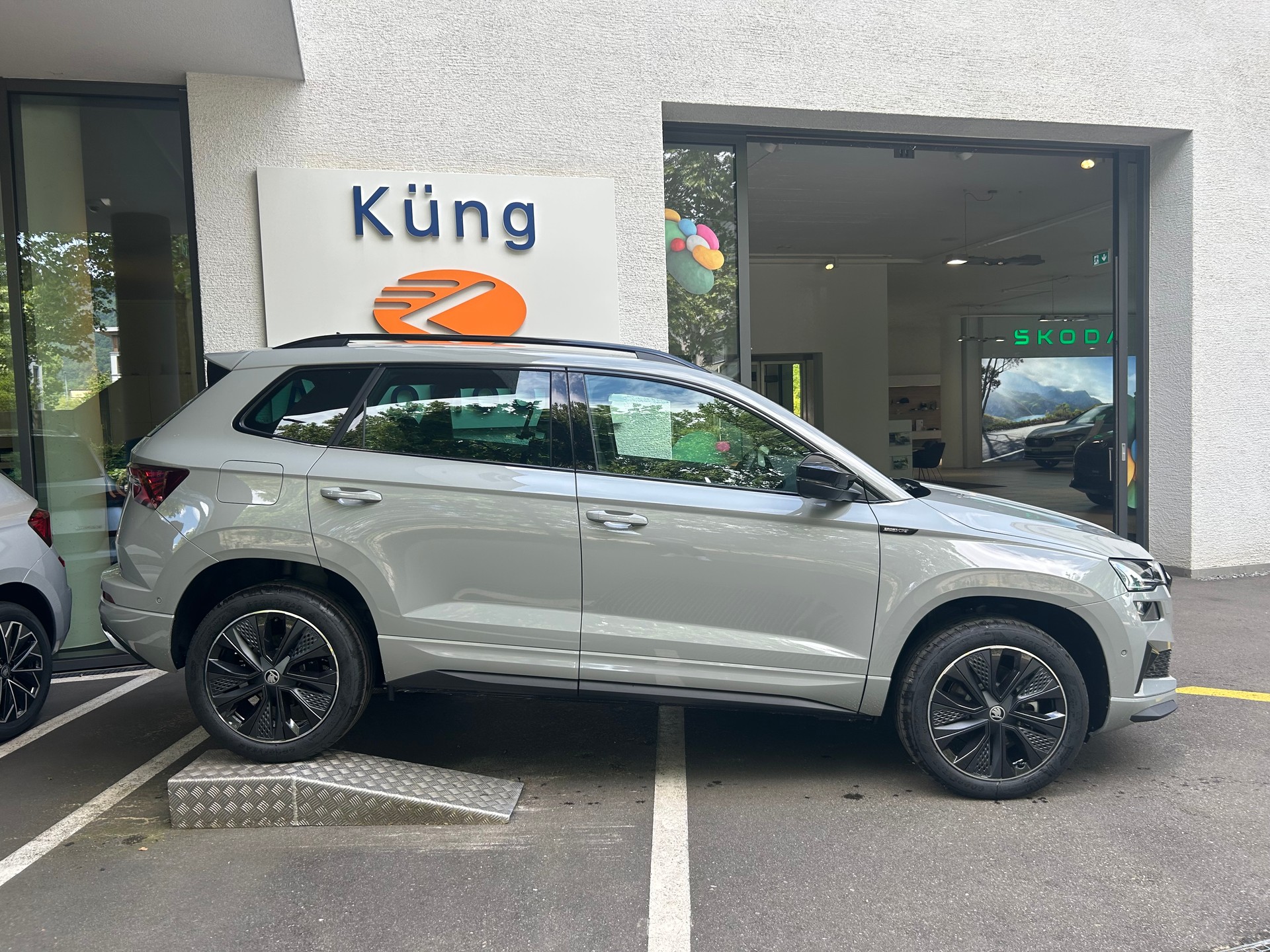 SKODA Karoq 1.5 TSI SportLine DSG-showroom-element-1