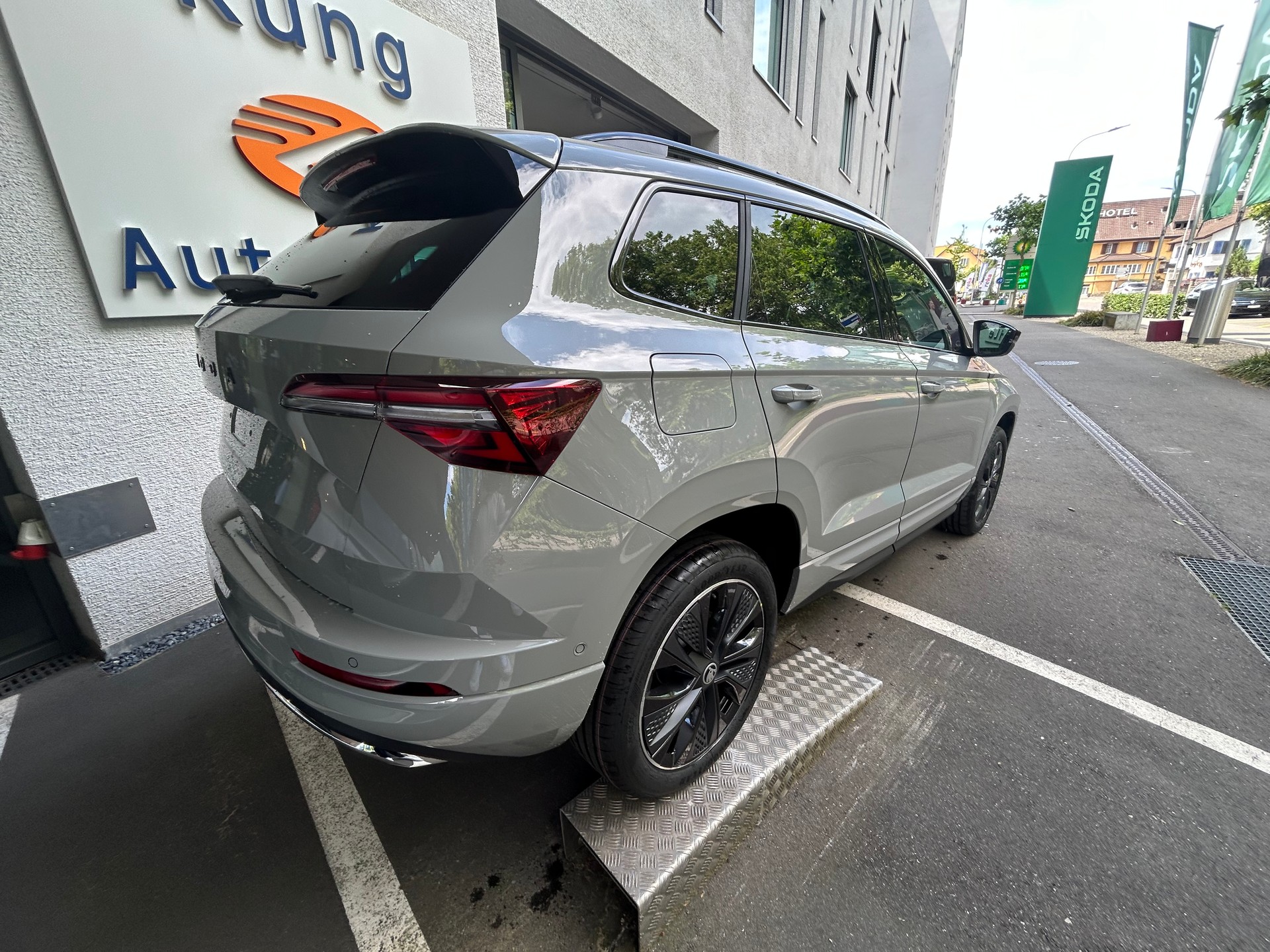 SKODA Karoq 1.5 TSI SportLine DSG-showroom-element-2