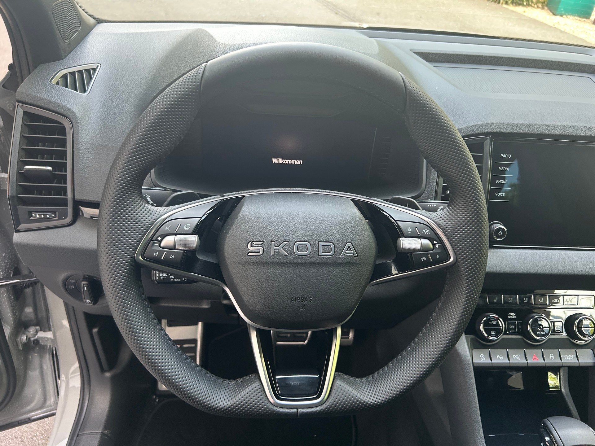 SKODA Karoq 1.5 TSI SportLine DSG-image-11