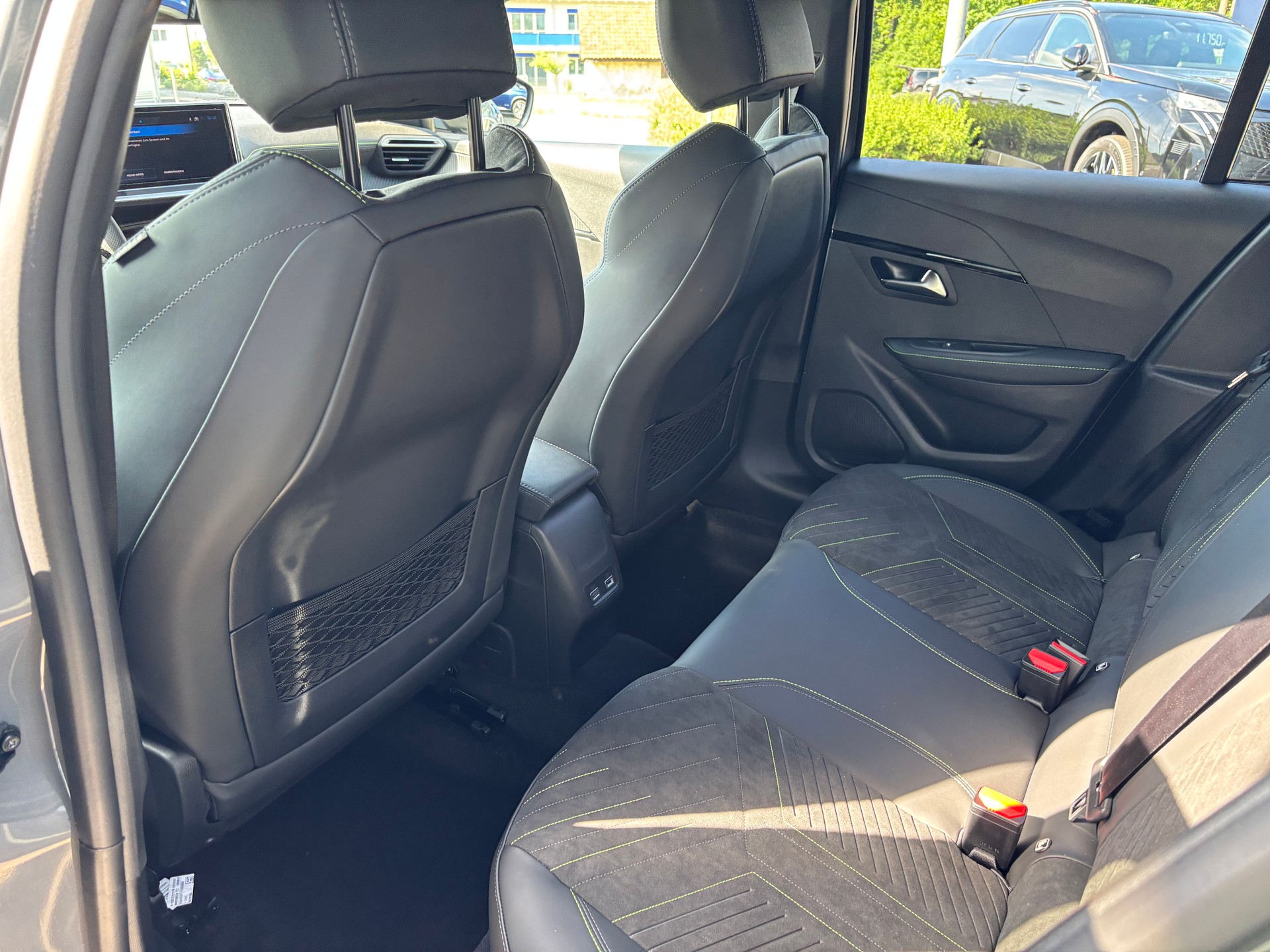 PEUGEOT 208 1.2 MHEV 145 GT-image-8