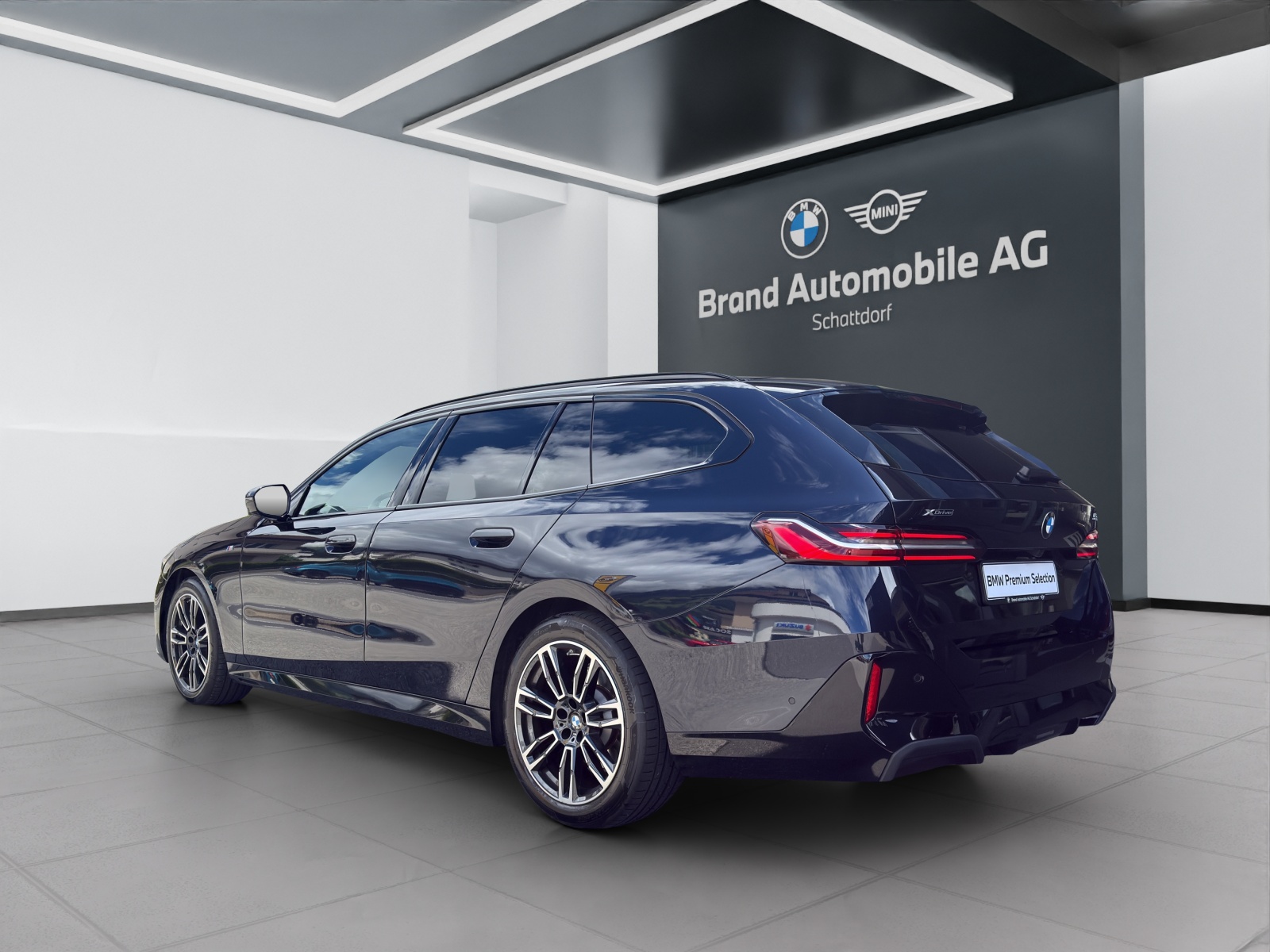 BMW 520d xDrive Touring-showroom-element-2