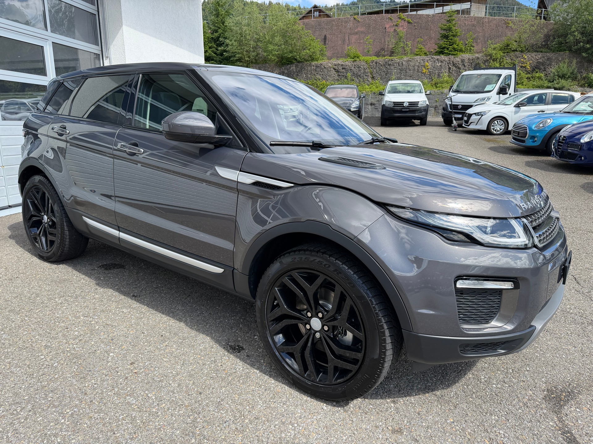 LAND ROVER Range Rover Evoque 2.0 TD4 Pure AT9-showroom-element-3