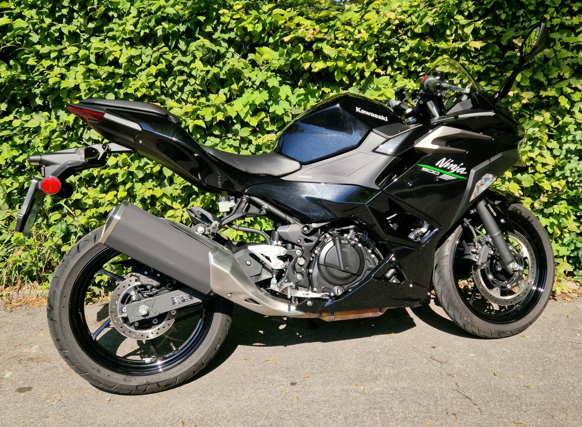 KAWASAKI Kawasaki Ninja 500 2024 | gepflegt & unfallfrei ** gedrosselt **-image-1