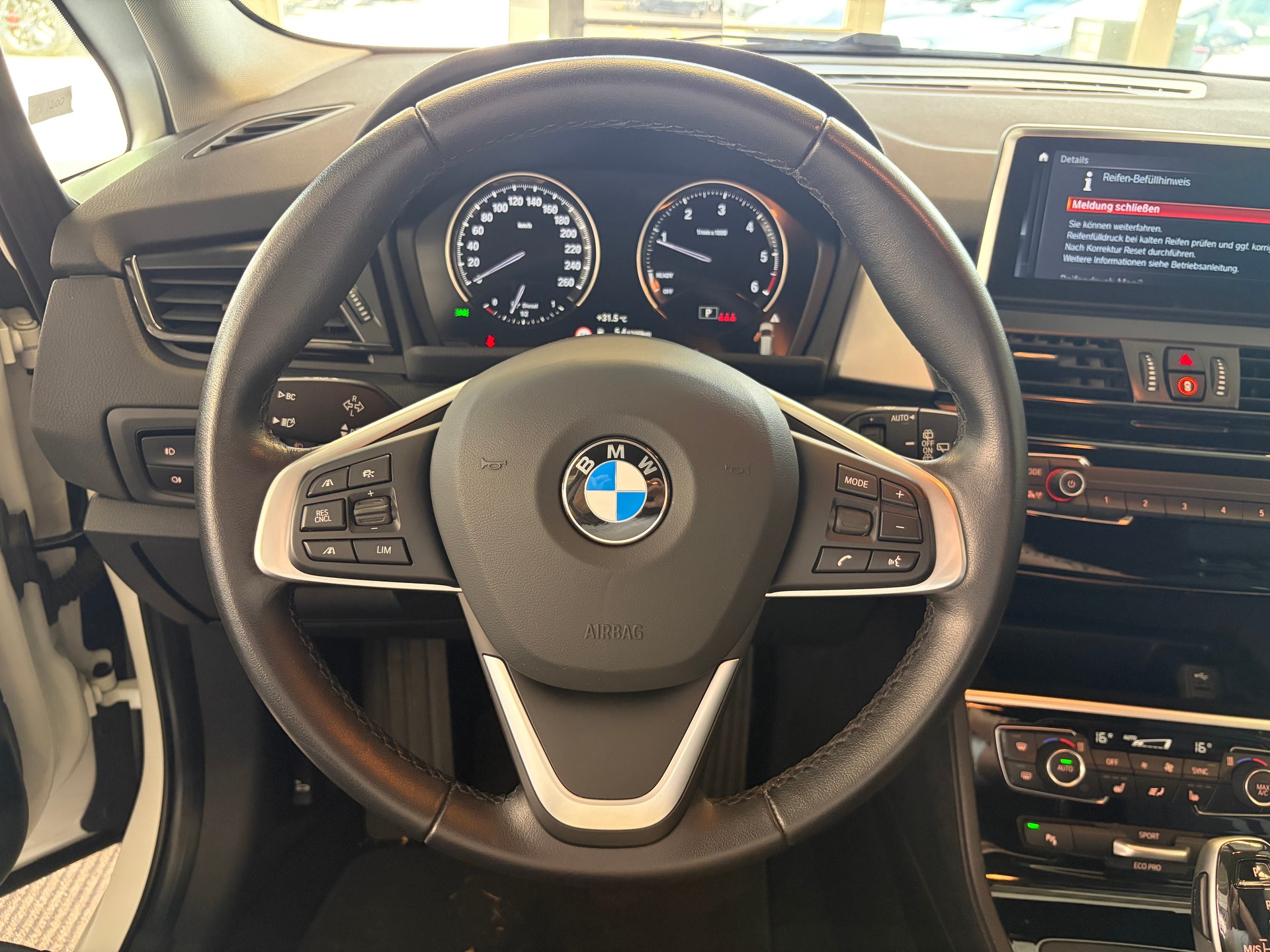 BMW 220d xDrive Gran Tourer | CH Fzg. | Driving Assistant Plus | Kamera | LED Scheinw. | HeadUp | Sportsitze |-image-19