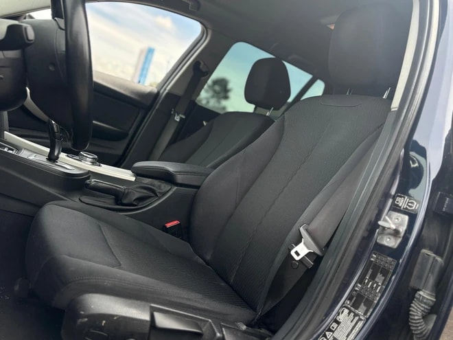 BMW 320d xDrive Touring Sport Line Steptronic-image-5