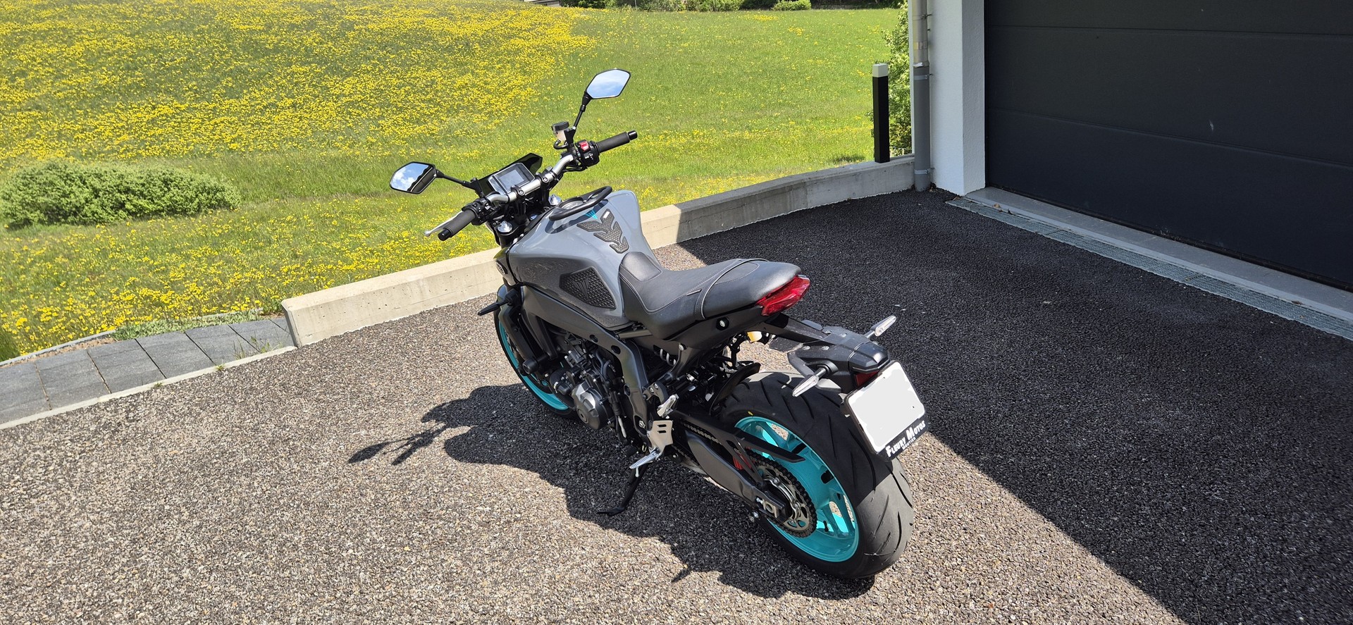 YAMAHA MT-09-image-1