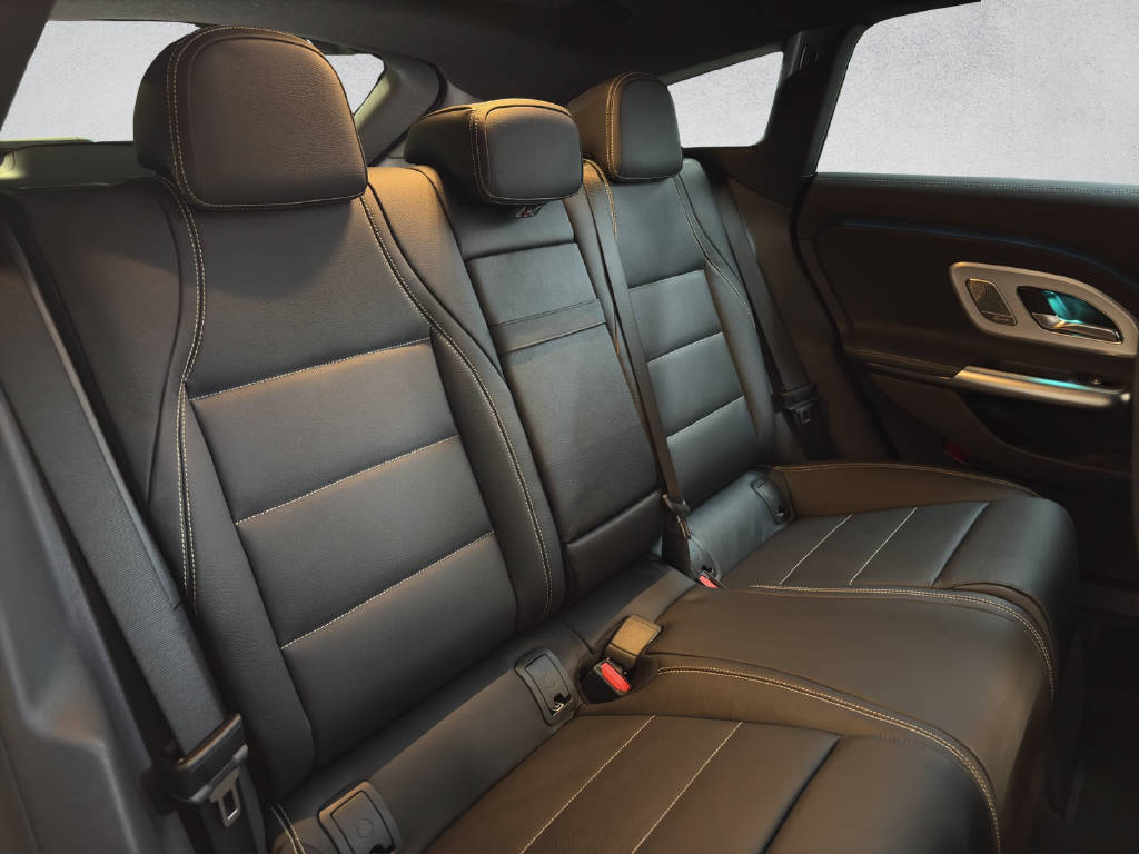 MERCEDES-BENZ CLA 220 4Matic Shooting Brake-image-12