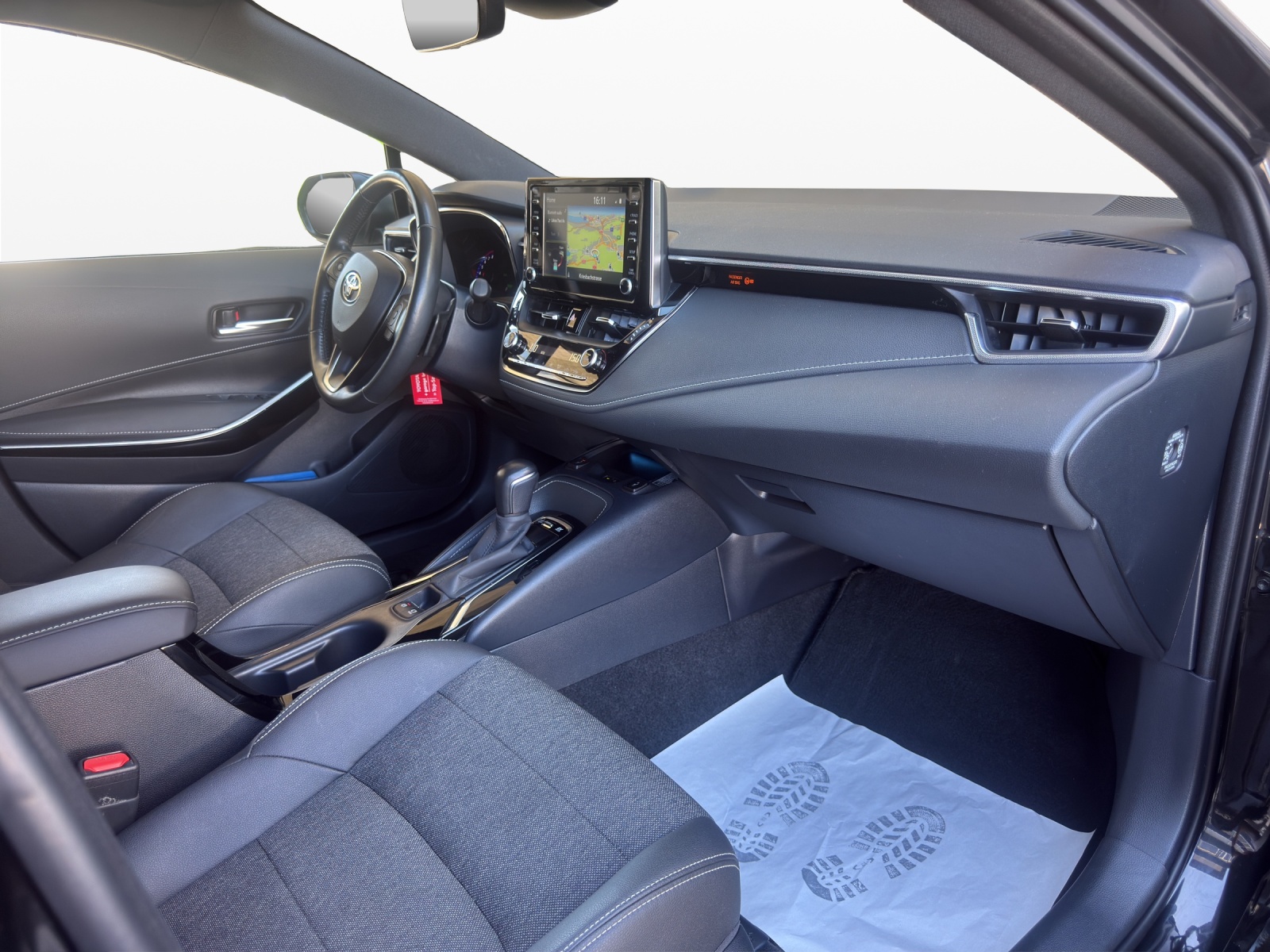 TOYOTA Corolla Touring Sports 2.0 HSD Premium e-CVT-image-15