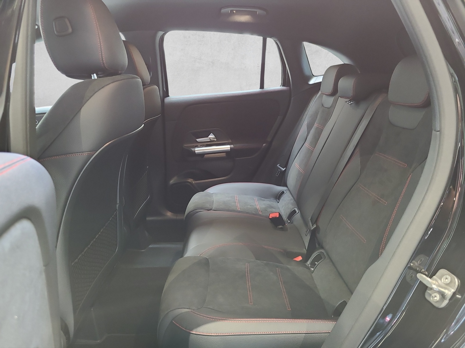 MERCEDES-BENZ GLA 220 4Matic 8G-DCT-image-10