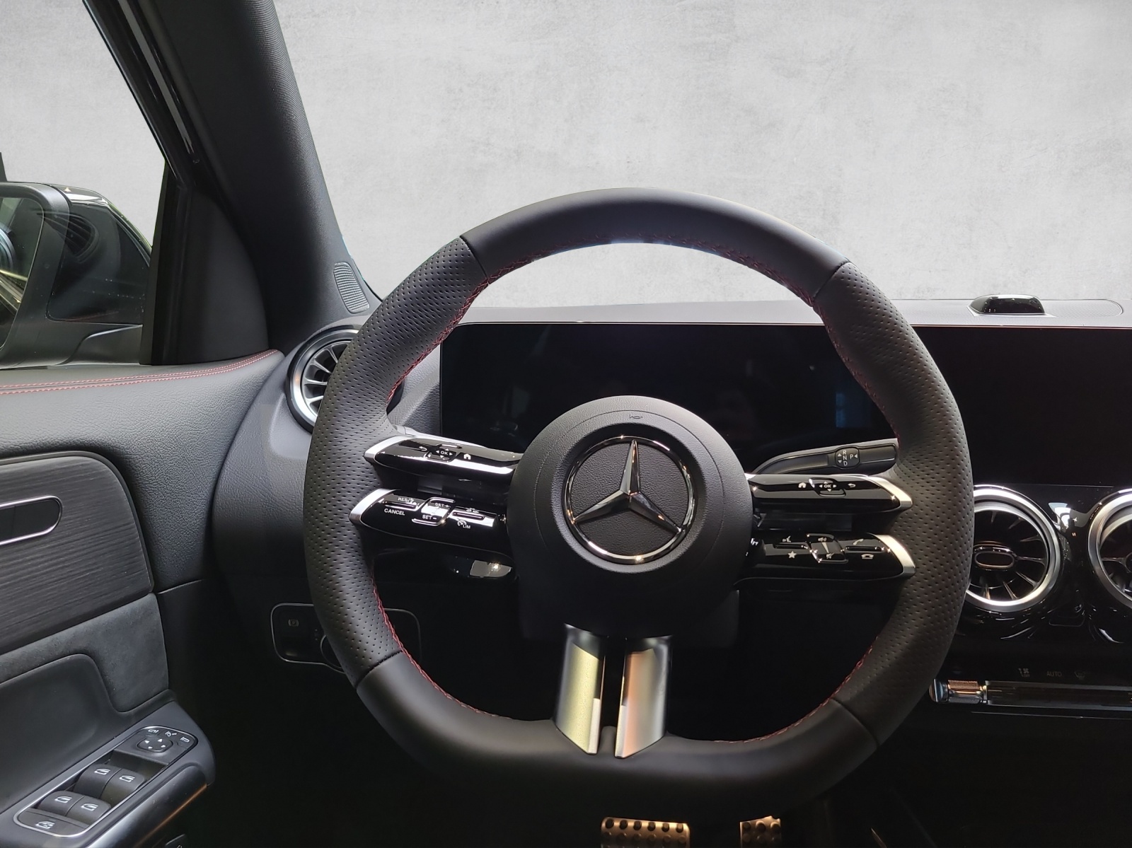 MERCEDES-BENZ GLA 220 4Matic 8G-DCT-image-12