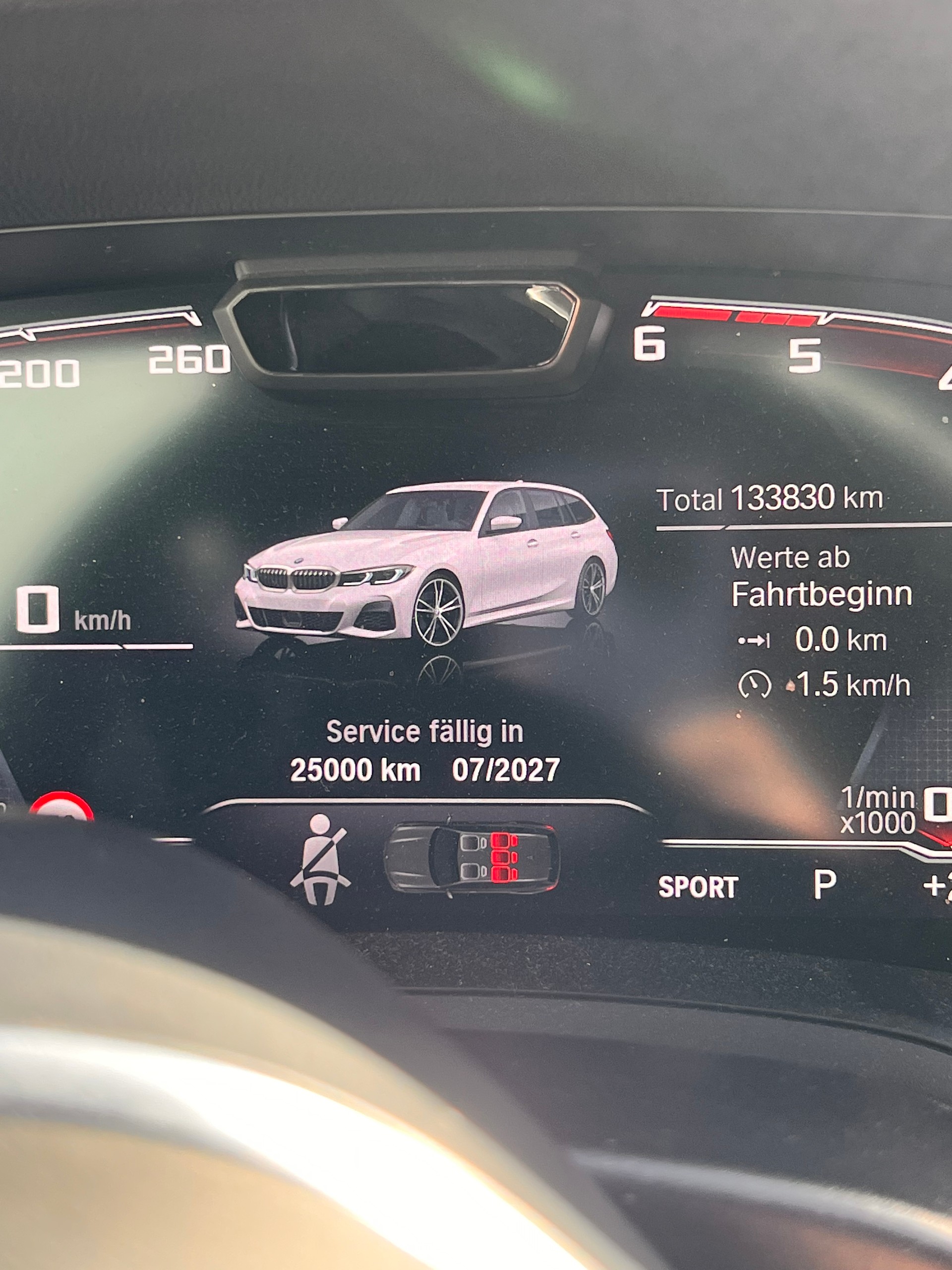 BMW 330d xDrive-image-5