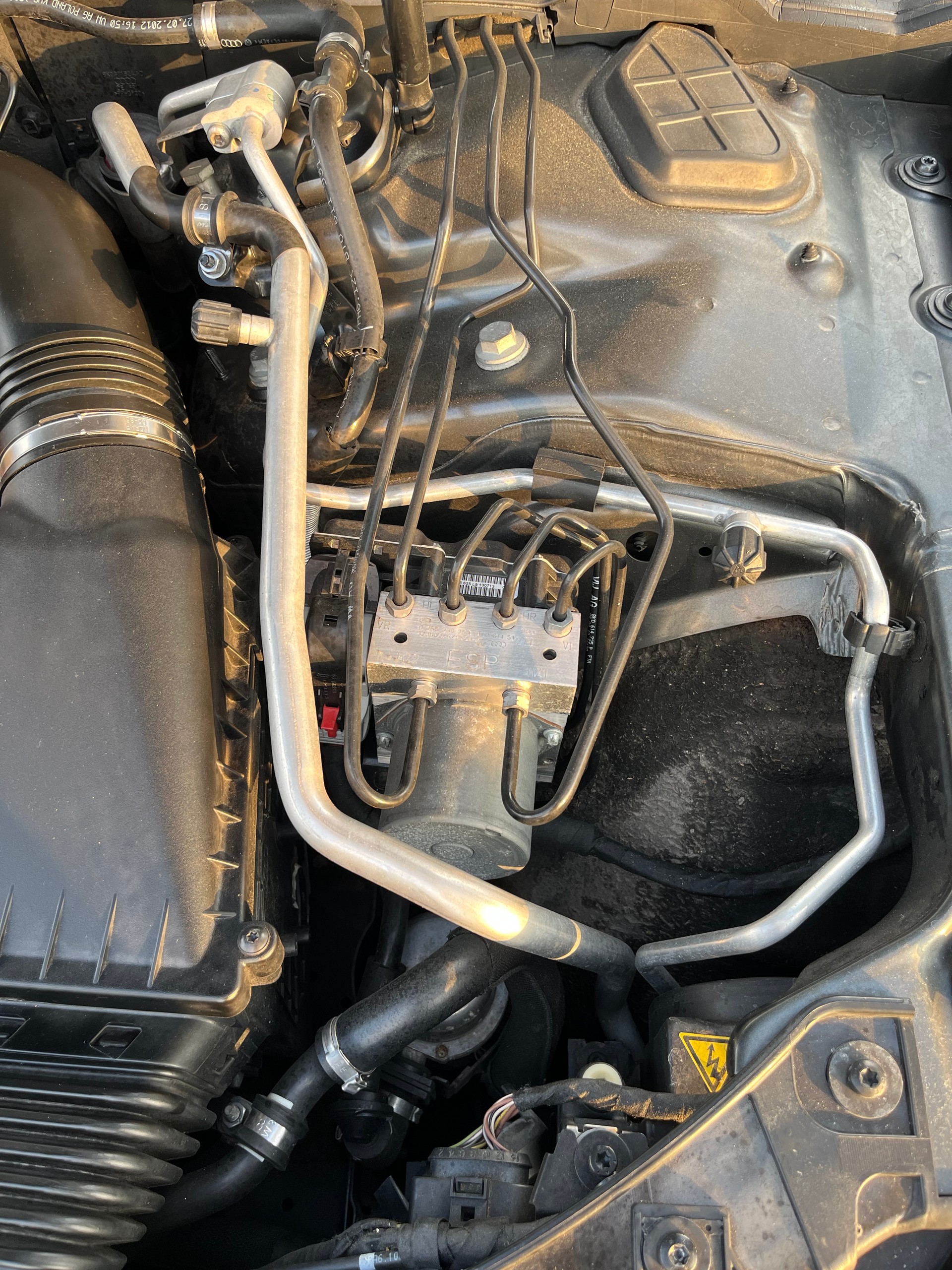 AUDI Avant 4.2 V8 FSI quattro S-Tronic-image-12