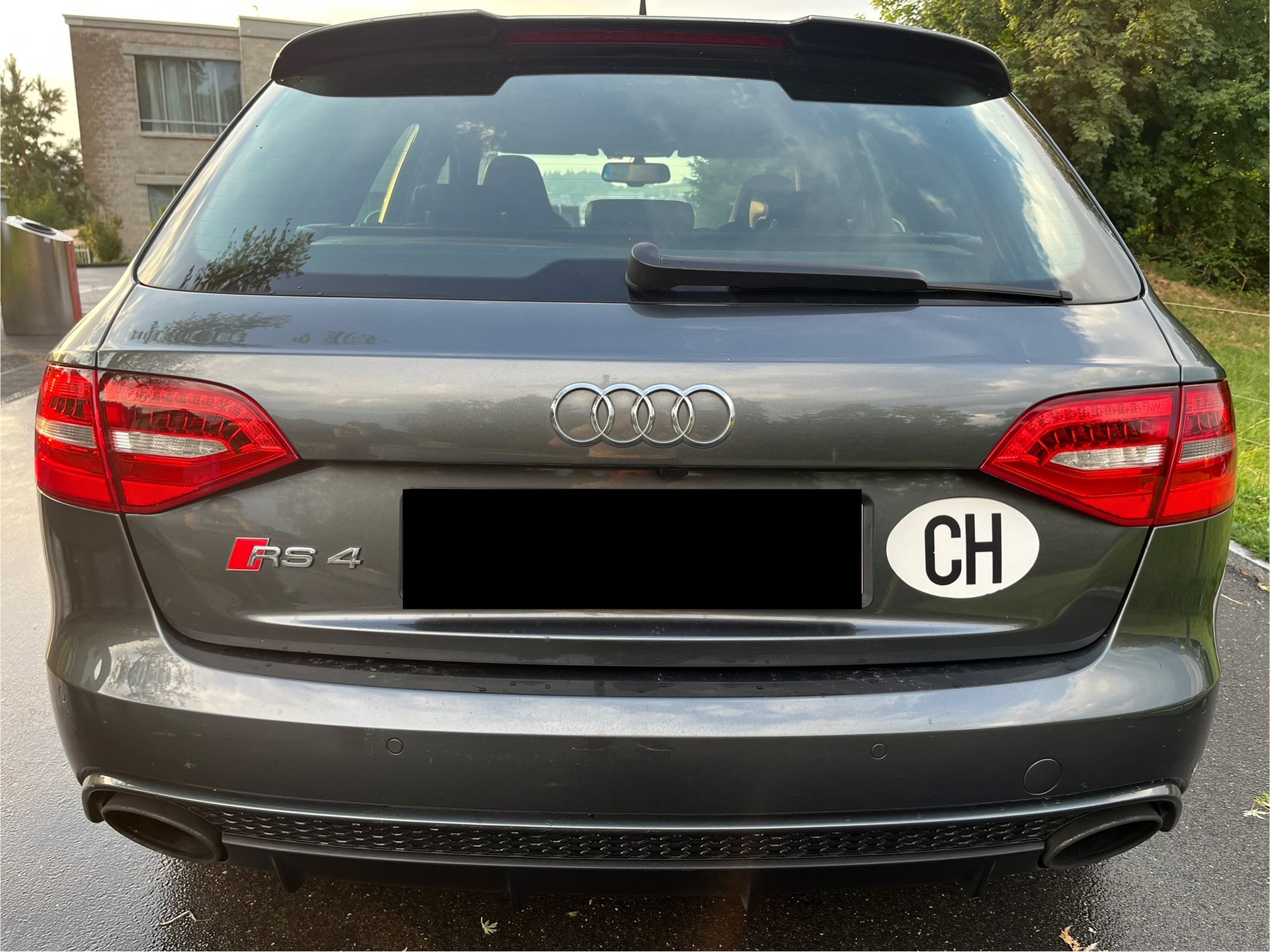 AUDI Avant 4.2 V8 FSI quattro S-Tronic-image-1