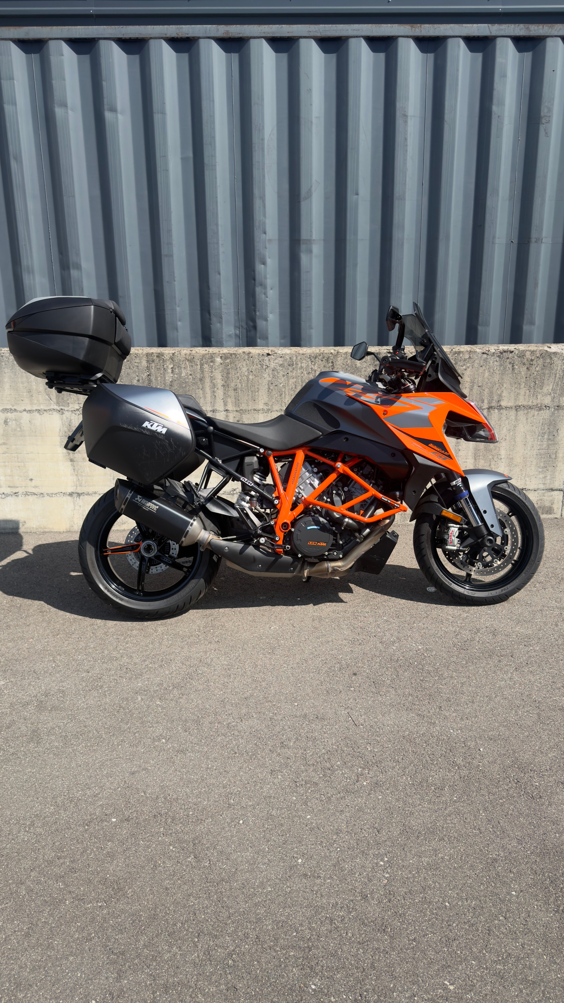KTM 1290 Super Duke GT-image-1