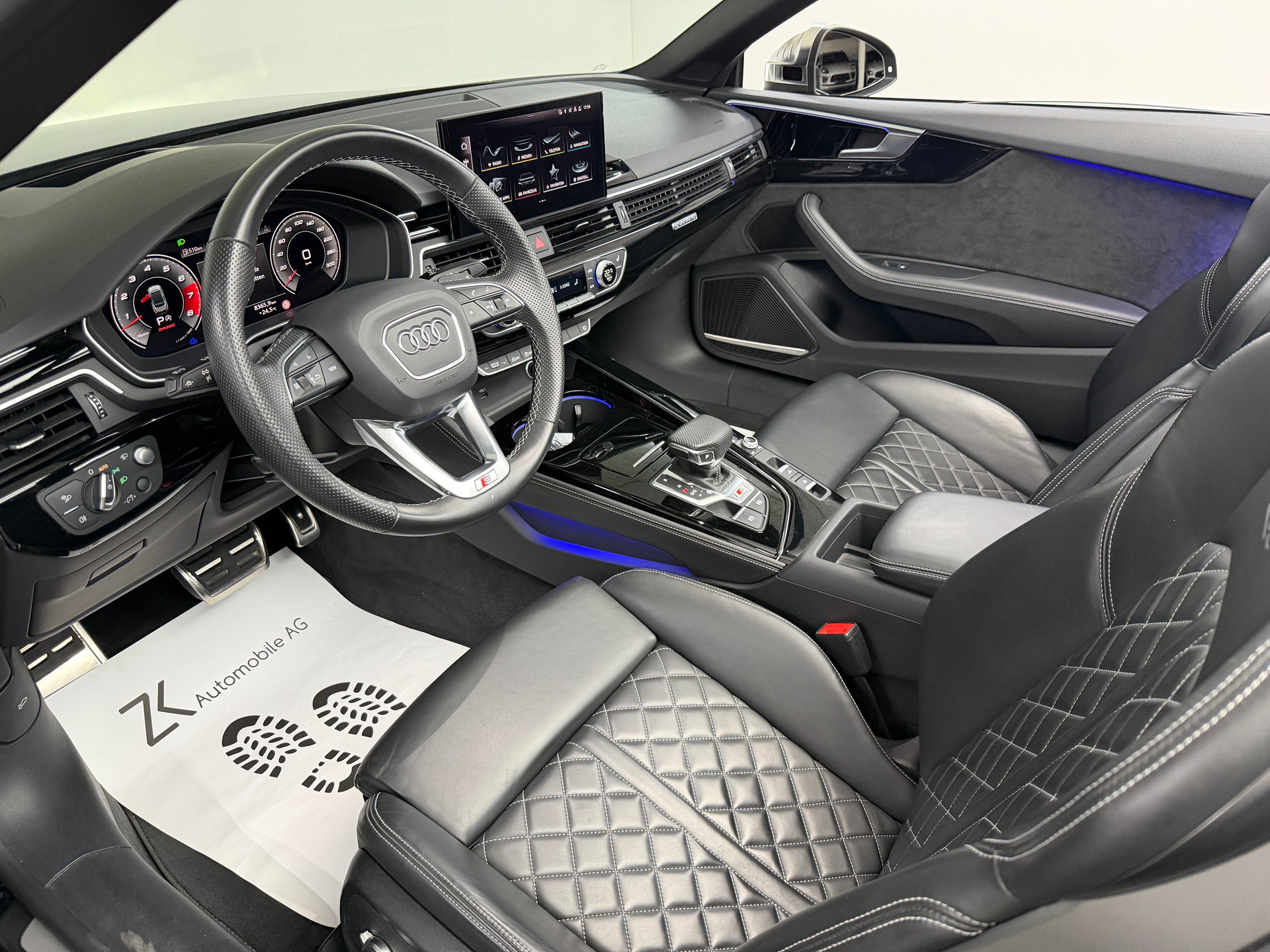 AUDI S5 Cabriolet 3.0 TFSI Mythos Black Metallicquattro 354PS tiptronic / 360° Kamera / Head-Up-Display / B&O Sound / S-Sportsitze /-image-6