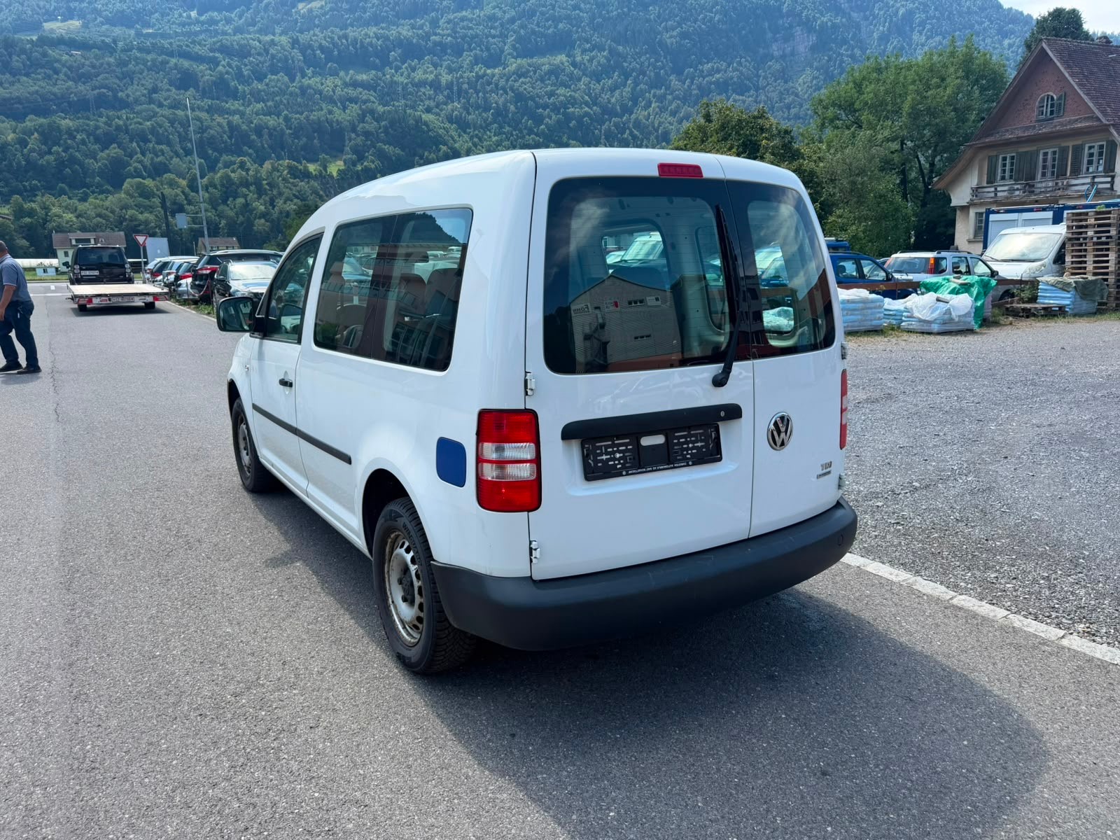 VW Caddy 1.6 TDI BlueMotion Technology-showroom-element-3