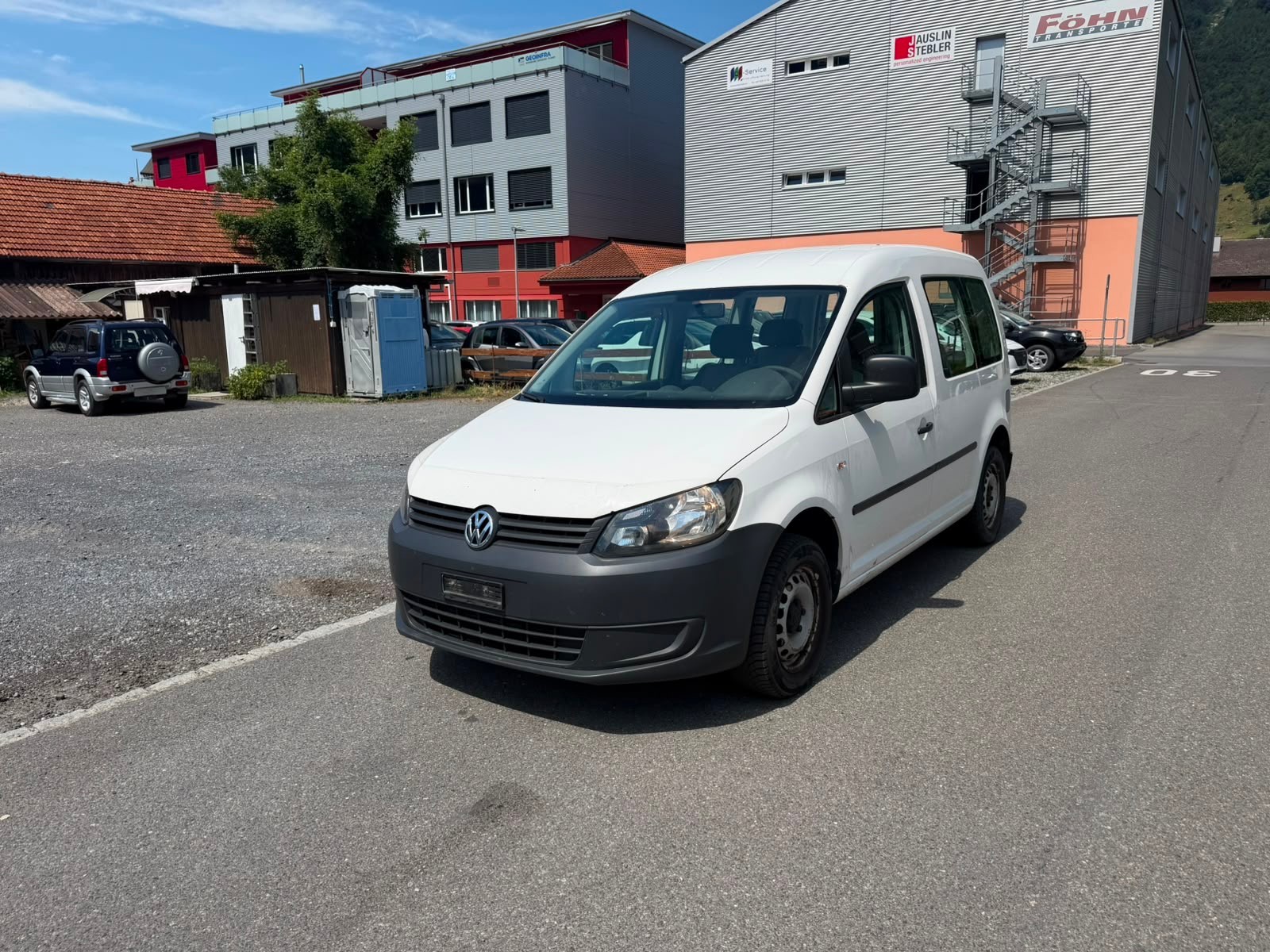 VW Caddy 1.6 TDI BlueMotion Technology-showroom-element-1