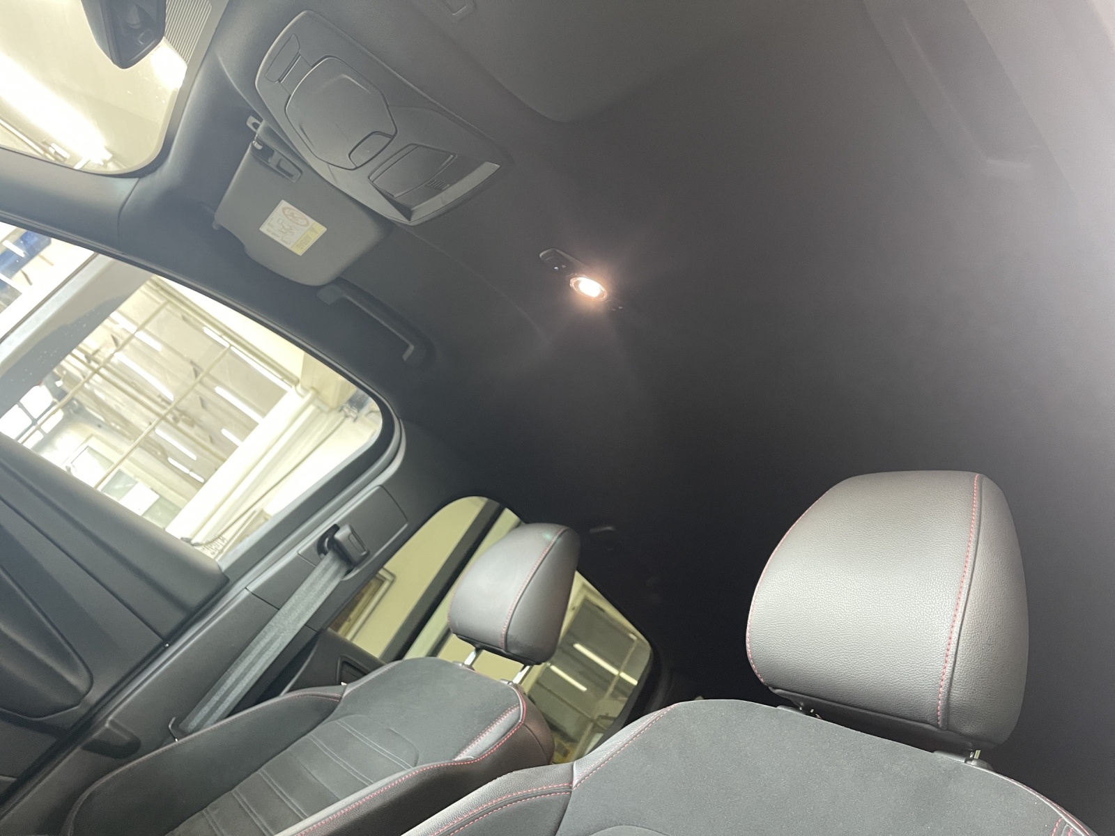 FORD Kuga 1.5 EcoB 176 ST-Line-image-15