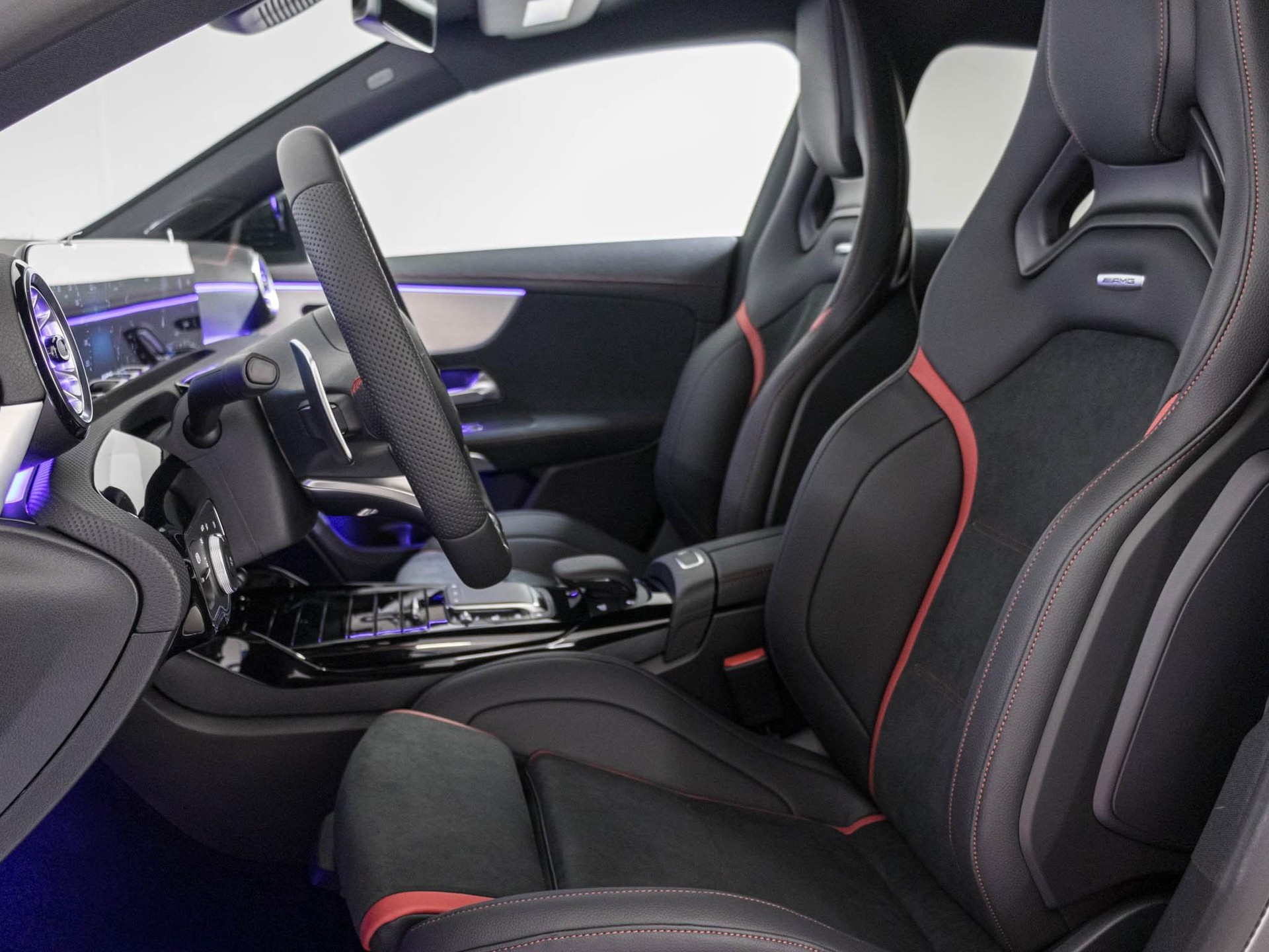 MERCEDES-BENZ CLA 35 AMG 4MATIC Shooting Brake-image-7