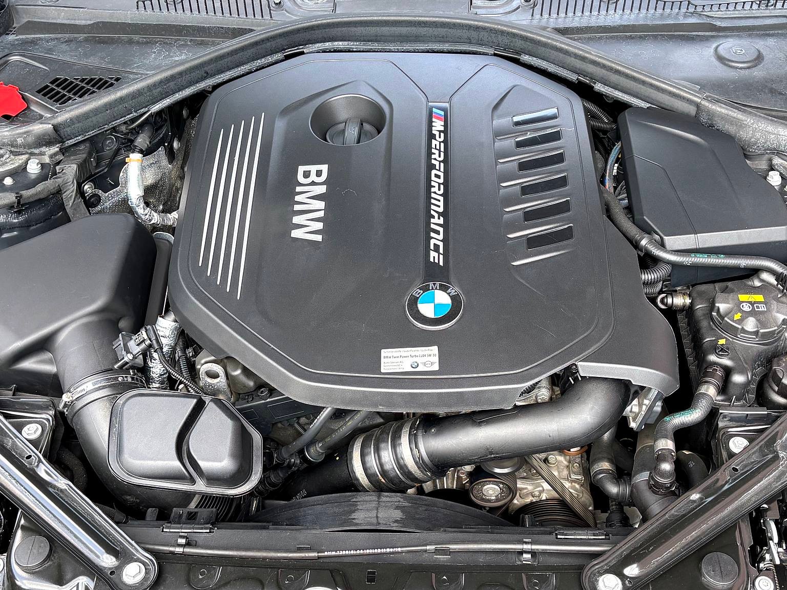 BMW M240i xDrive M Performance SAG-image-9
