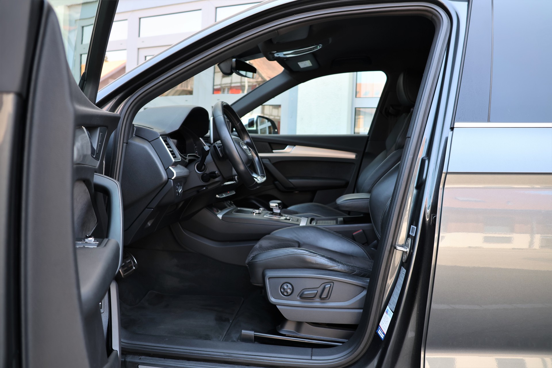 AUDI SQ5 3.0 TFSI quattro S-tronic (CH)-image-9